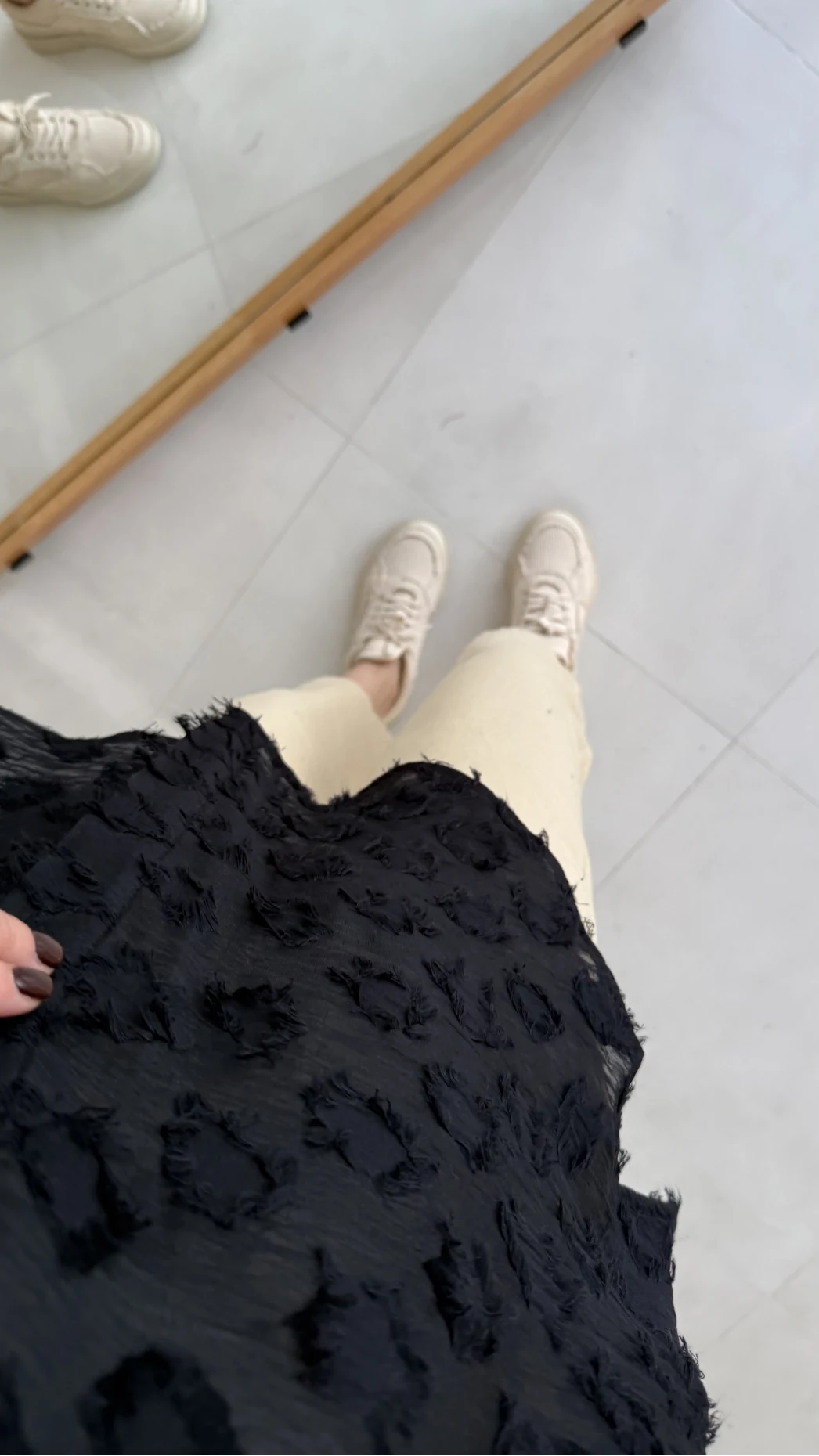 Whisper Püsküllü İnce Gömlek - Siyah - Kod: 2235