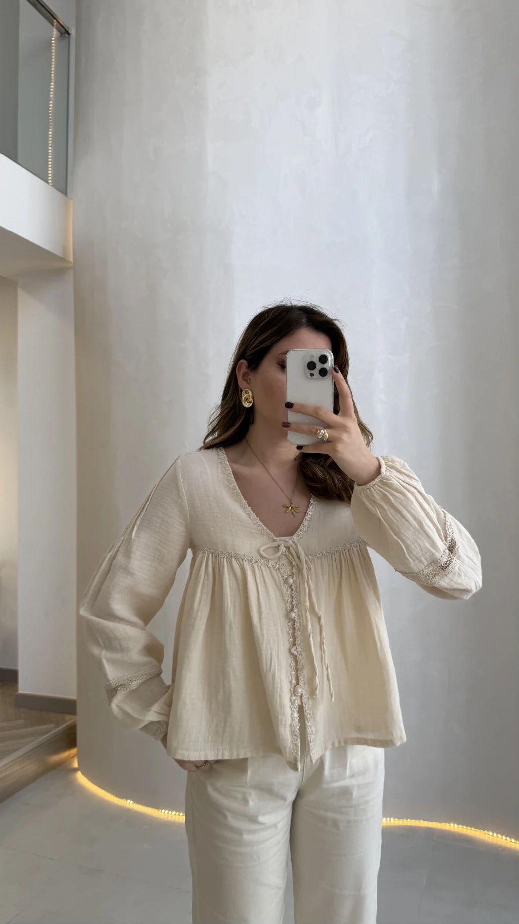 Peri İnci Detay Krem Bluz