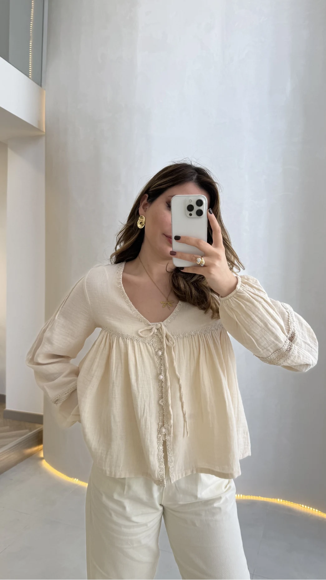 Peri İnci Detay Krem Bluz
