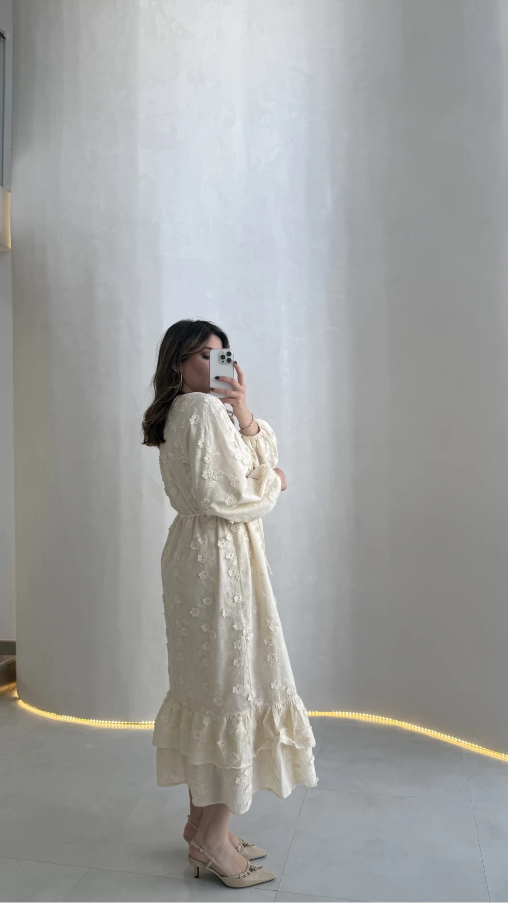 Çiçek Nakış Detaylı Bağcıklı Astarlı Elbise - Bej - Kod: 8100