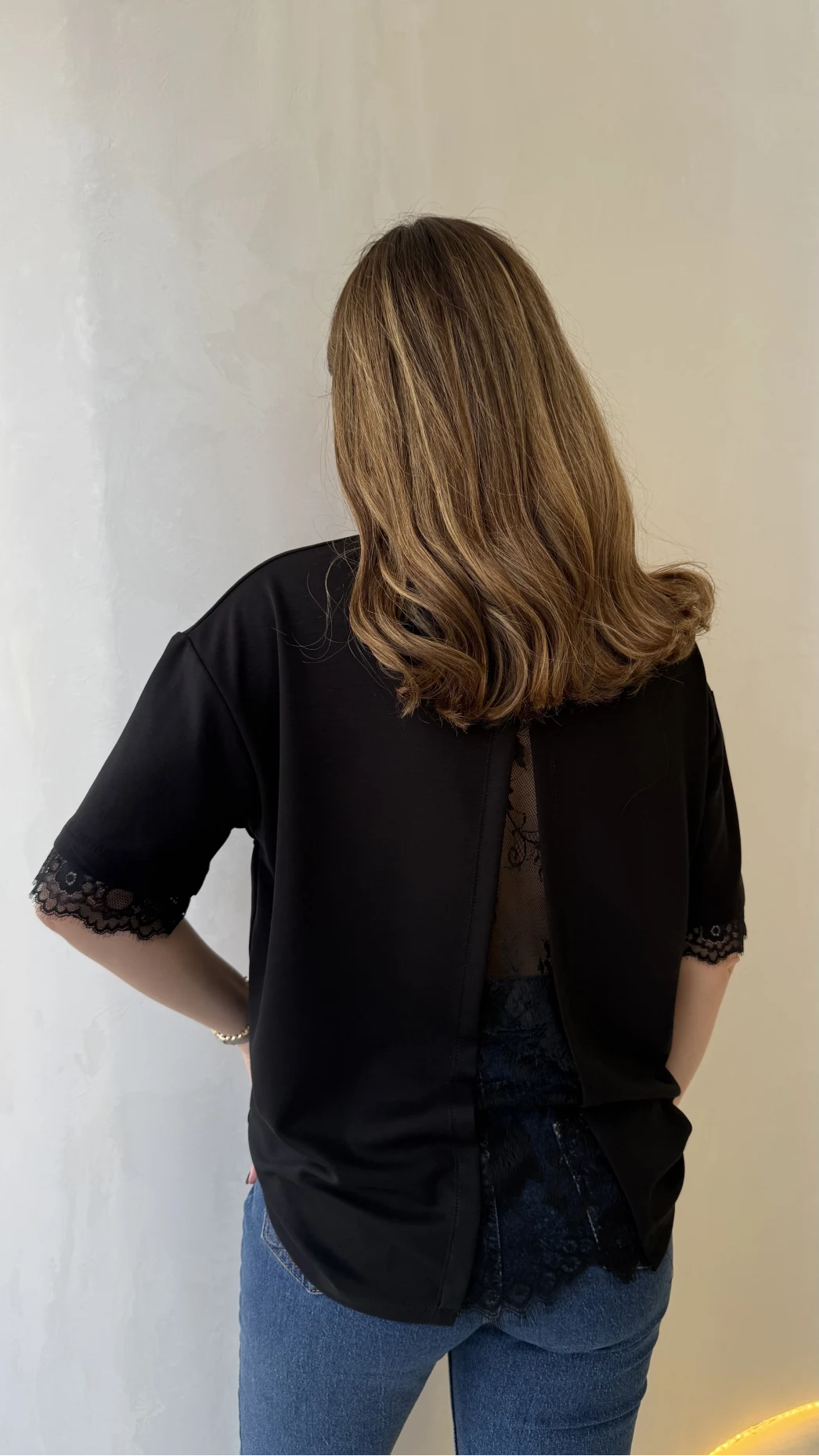 Sırt Dantel Detaylı Kısa Kol T-shirt - Siyah