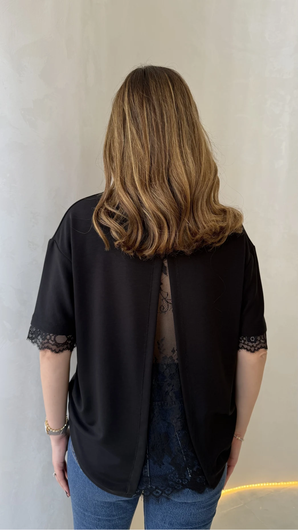 Sırt Dantel Detaylı Kısa Kol T-shirt - Siyah