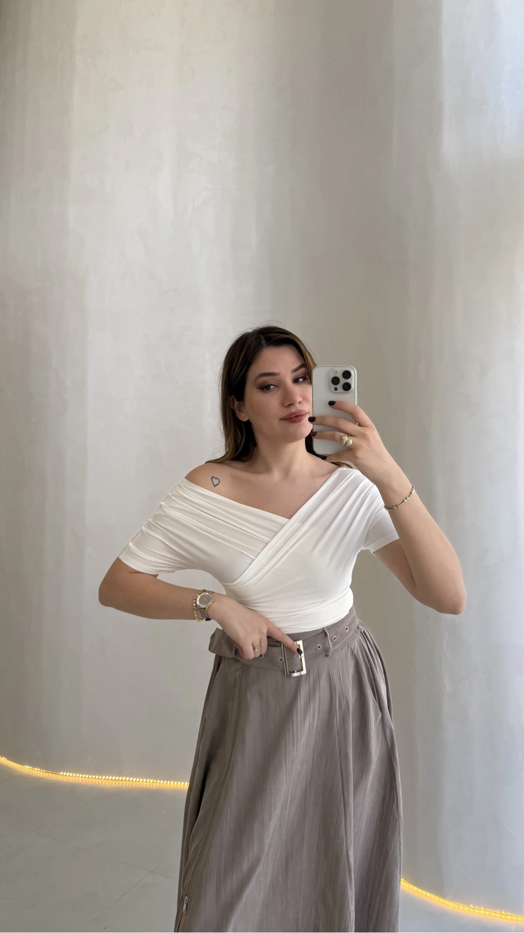 Dilvin Pile Detay Kayık Yaka Body - Ekru