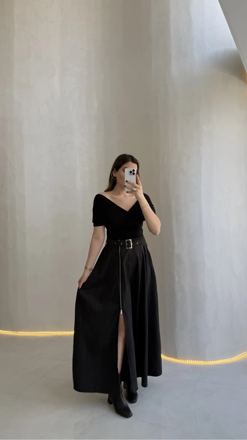 Paraşüt Kumaş Fermuar Yırtmaçlı Kemerli Etek - Siyah