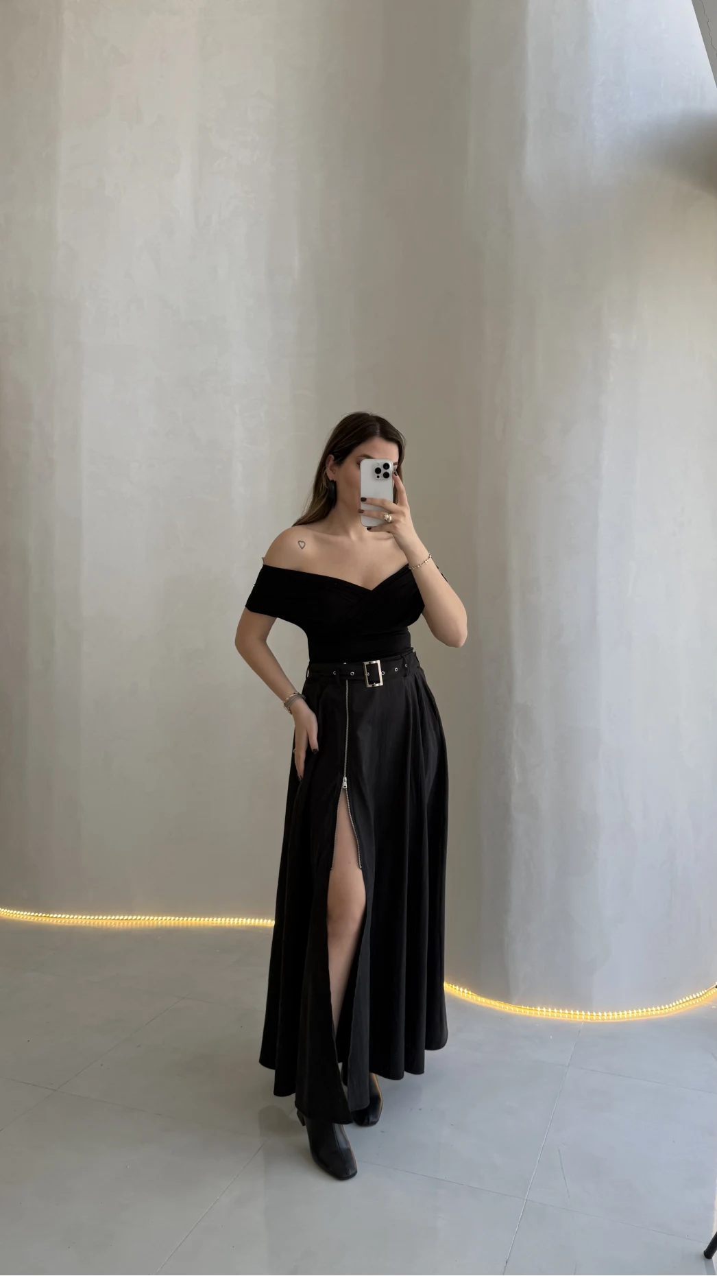 Paraşüt Kumaş Fermuar Yırtmaçlı Kemerli Etek - Siyah