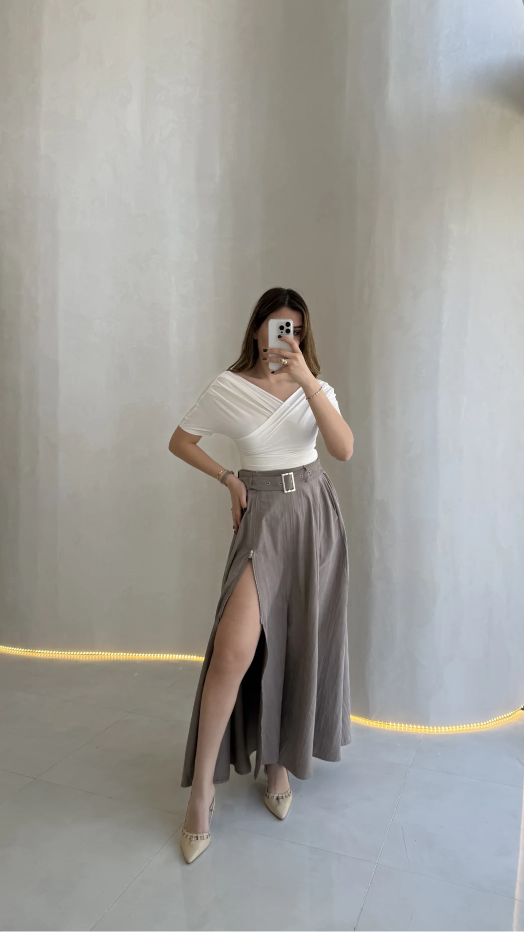 Paraşüt Kumaş Fermuar Yırtmaçlı Kemerli Etek - Vizon