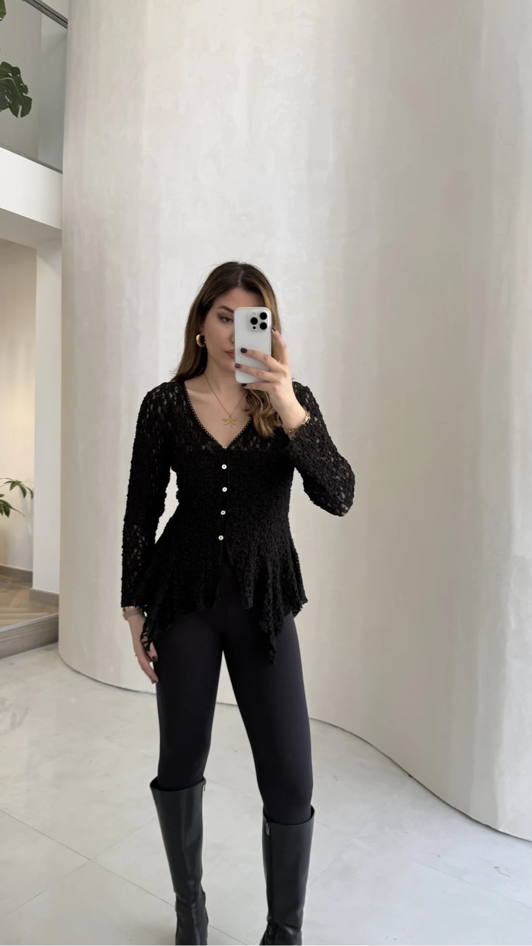 Blossom Asimetrik Kesim Düğmeli Dantel Bluz - Siyah - Kod: 39259