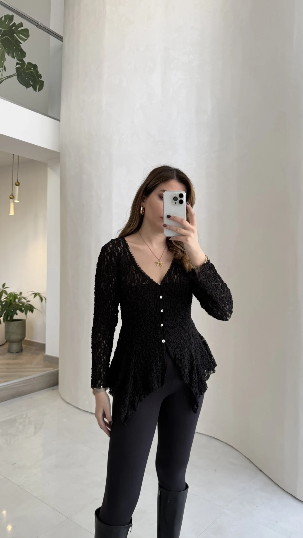 Blossom Asimetrik Kesim Düğmeli Dantel Bluz - Siyah - Kod: 39259