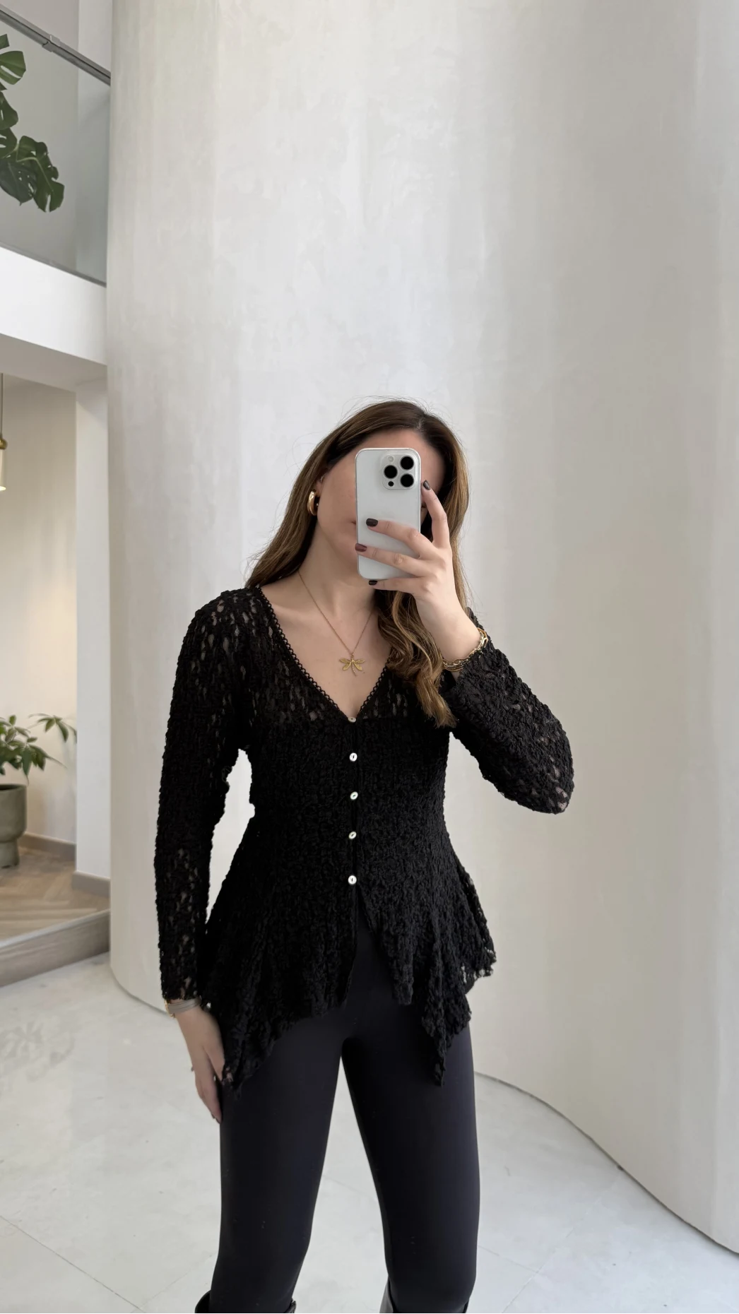 Blossom Asimetrik Kesim Düğmeli Dantel Bluz - Siyah - Kod: 39259