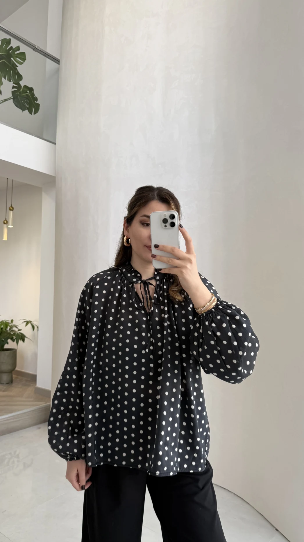 Destiny Yaka Detay Puantiyeli Bluz - Siyah - Kod: 39301