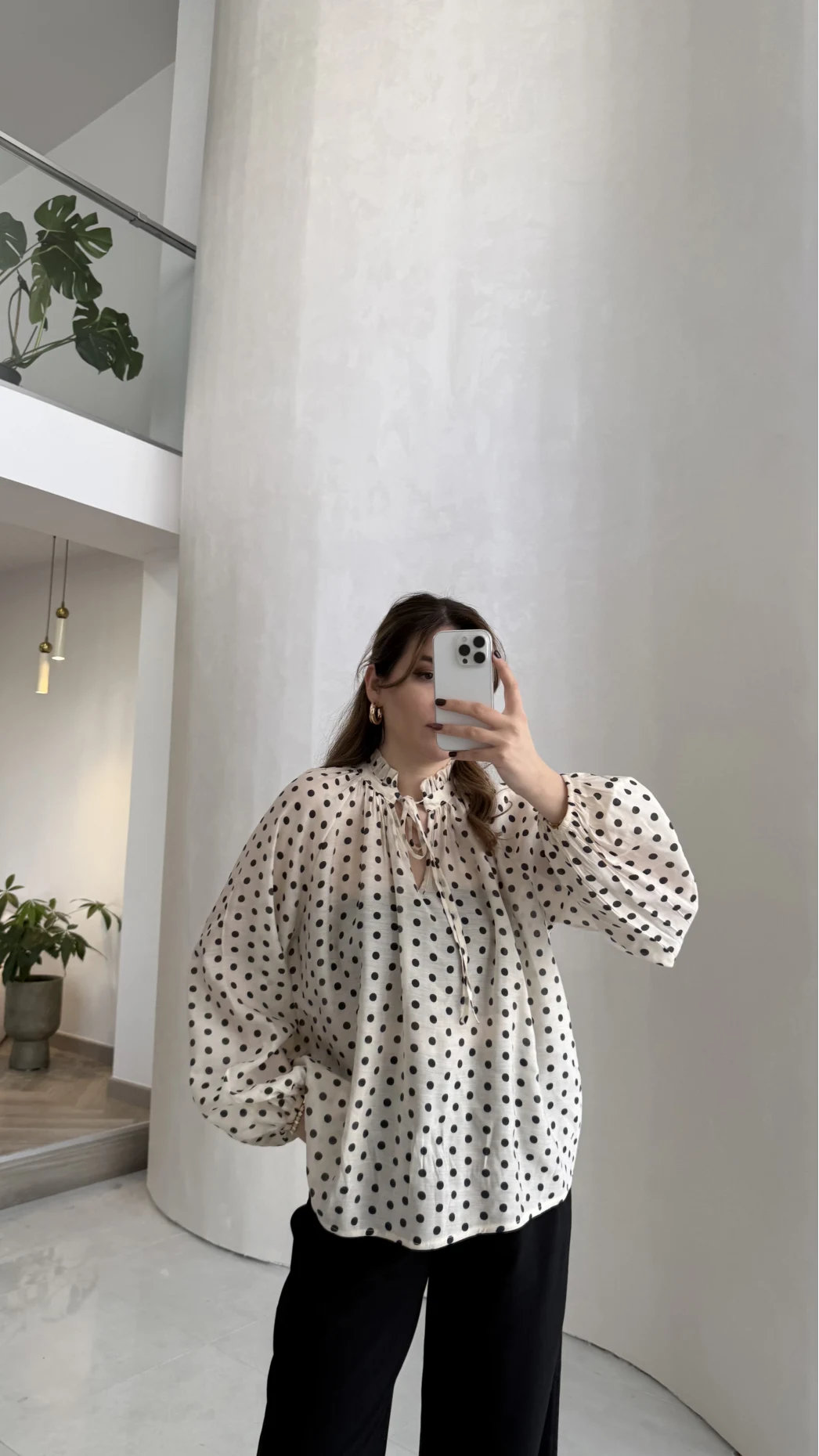 Destiny Yaka Detay Puantiyeli Bluz - Taş - Kod: 39301