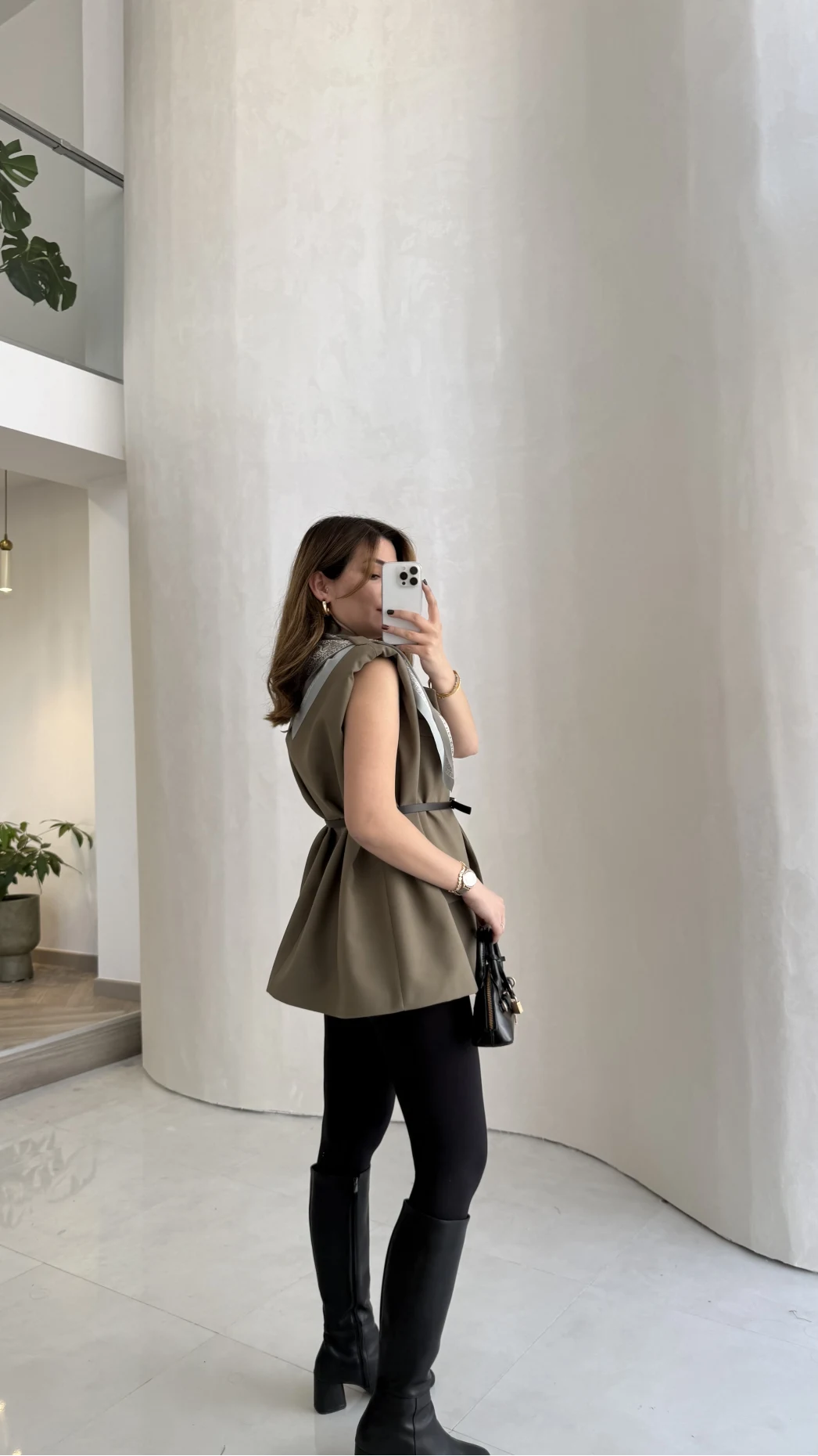 Sapphire Fular Detaylı Vatkalı Kemerli Yelek - Haki - Kod: 7708