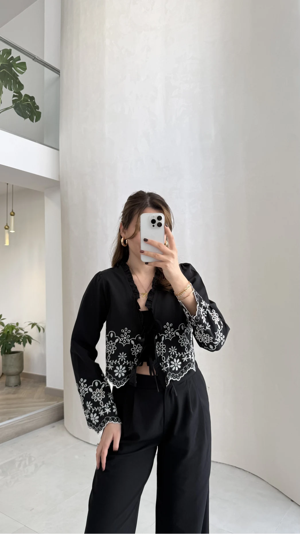 Glow Brode Detaylı Bağlamalı Crop Bluz - Siyah - Kod: 1062