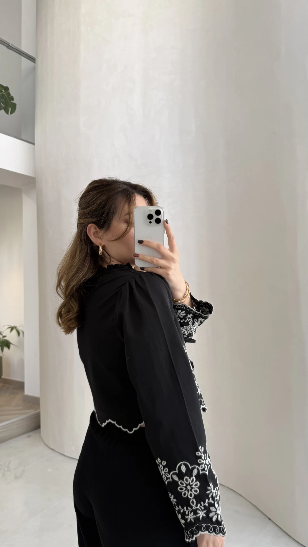 Glow Brode Detaylı Bağlamalı Crop Bluz - Siyah - Kod: 1062