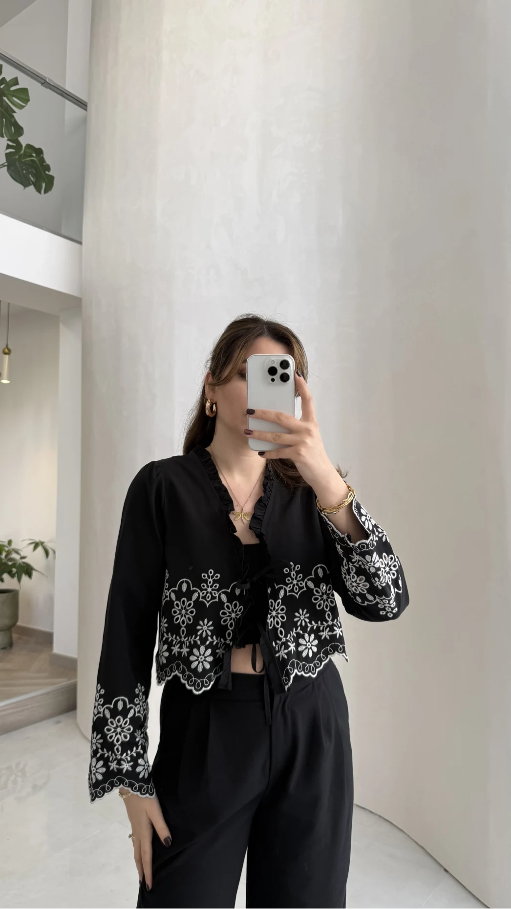 Glow Brode Detaylı Bağlamalı Crop Bluz - Siyah - Kod: 1062