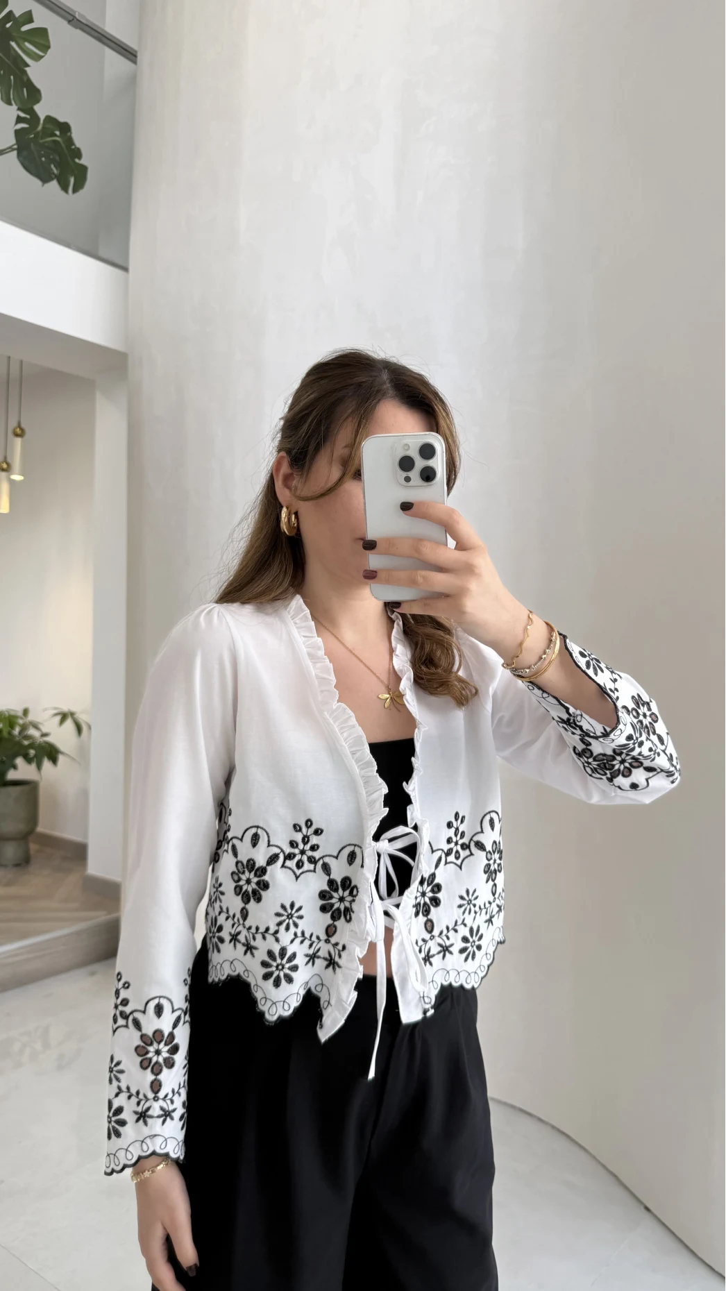 Glow Brode Detaylı Bağlamalı Crop Bluz - Beyaz - Kod: 1062