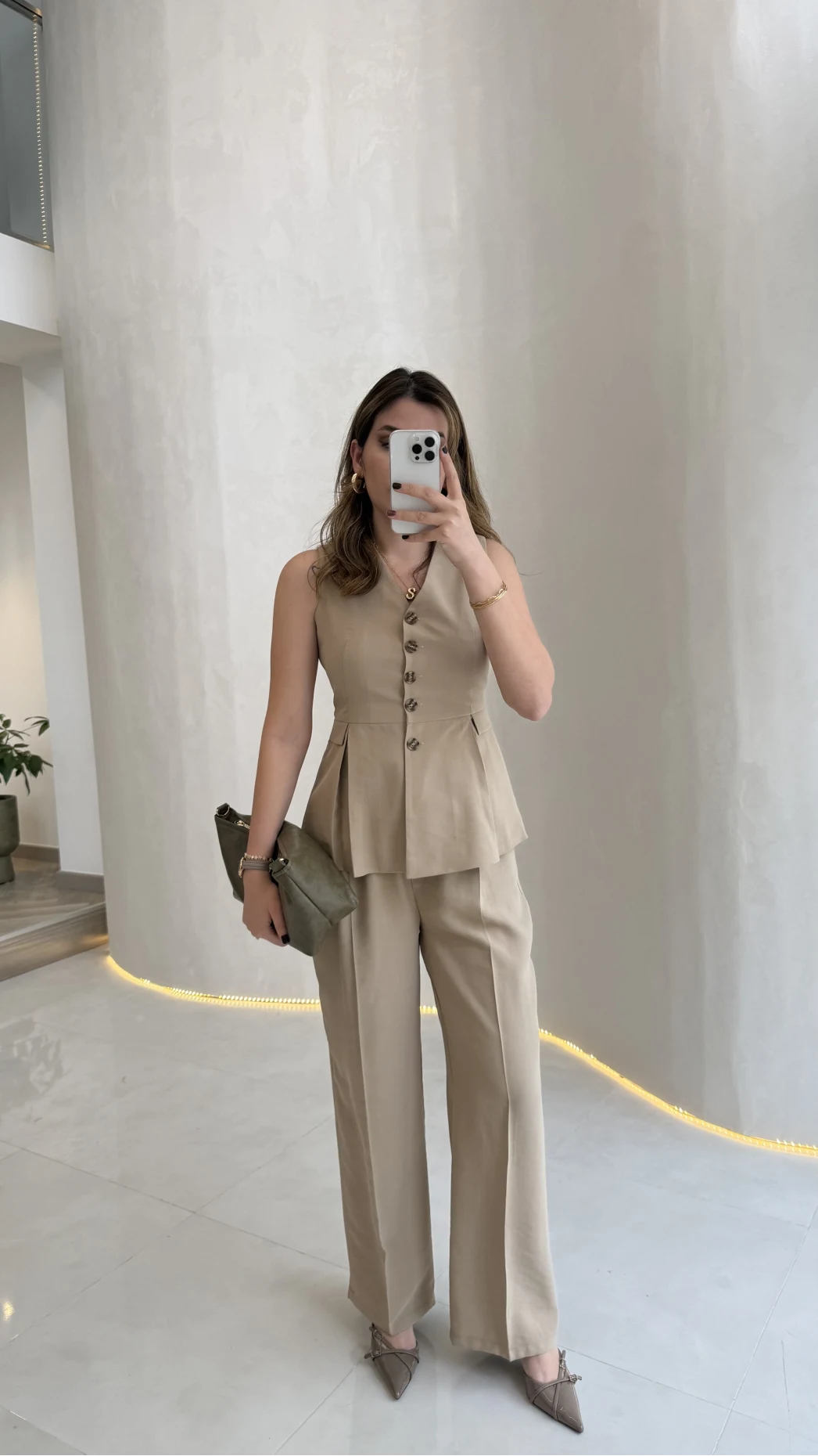 Lumiere Bele Oturan Sıfır Kol Düğmeli Takım - Vizon - Kod: 9041