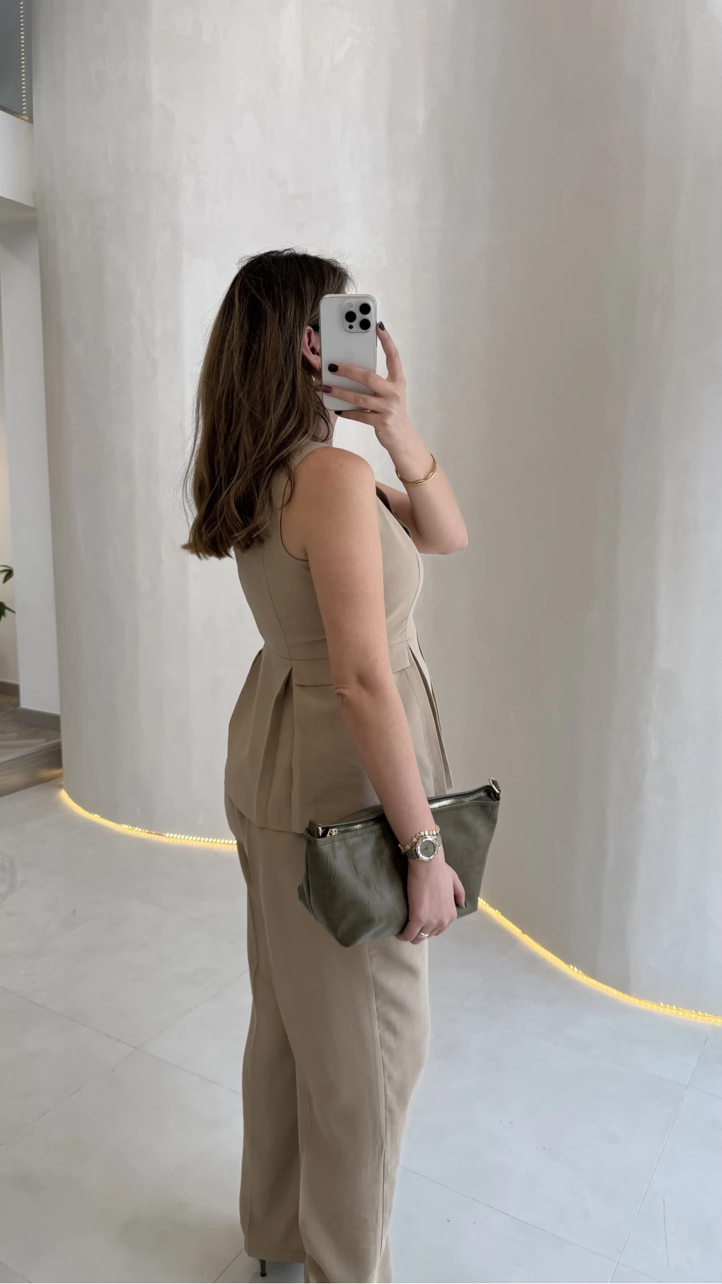 Lumiere Bele Oturan Sıfır Kol Düğmeli Takım - Vizon - Kod: 9041