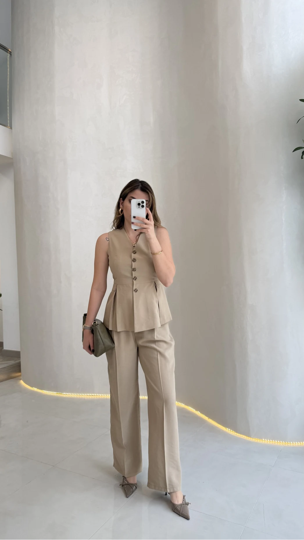 Lumiere Bele Oturan Sıfır Kol Düğmeli Takım - Vizon - Kod: 9041