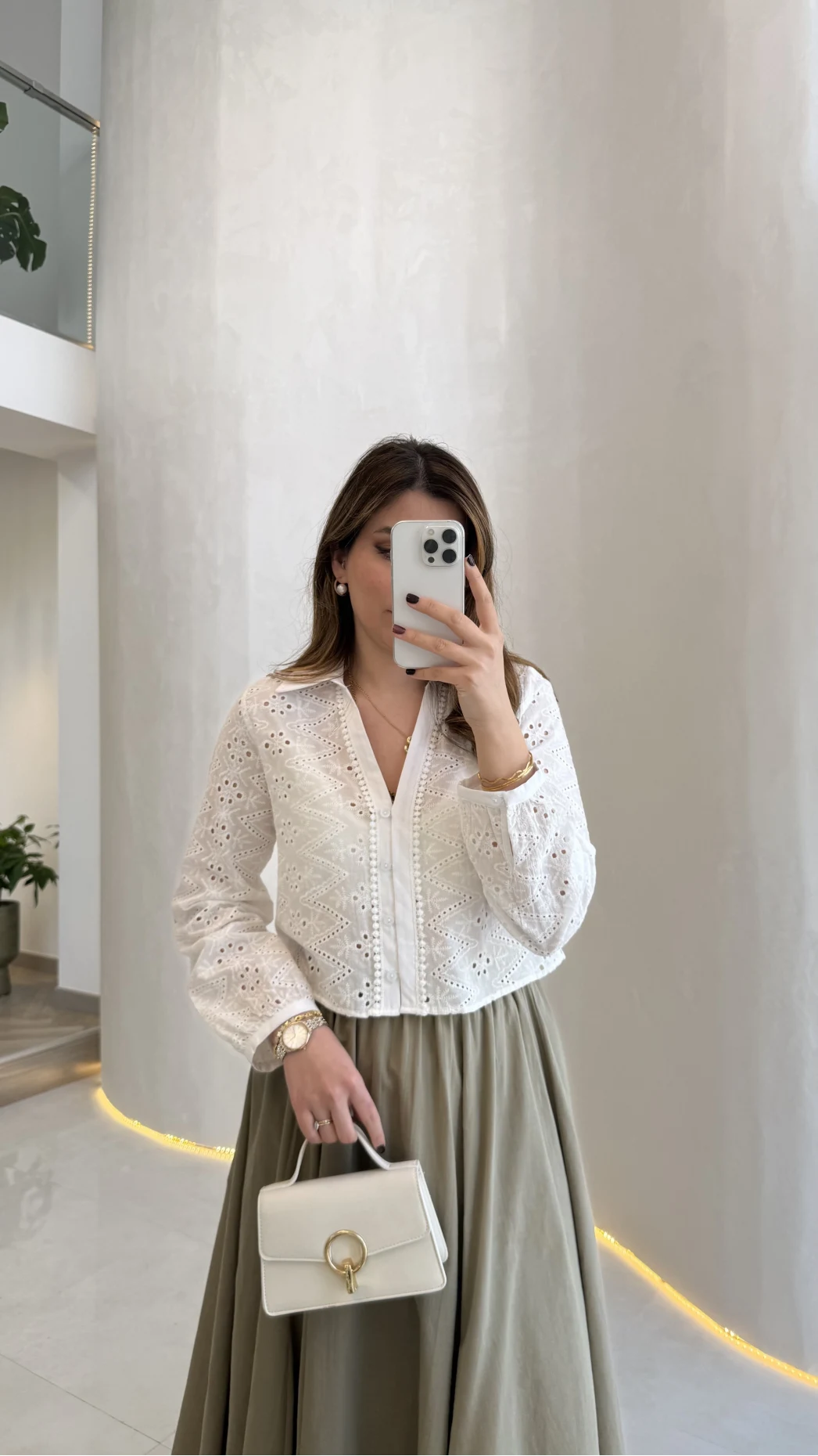 V Yaka Brode Detay Gömlek - Ekru - Kod: 2250