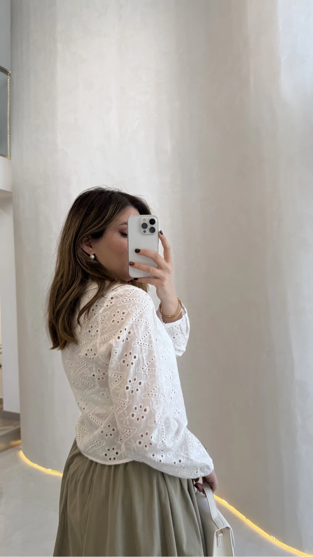 V Yaka Brode Detay Gömlek - Ekru - Kod: 2250