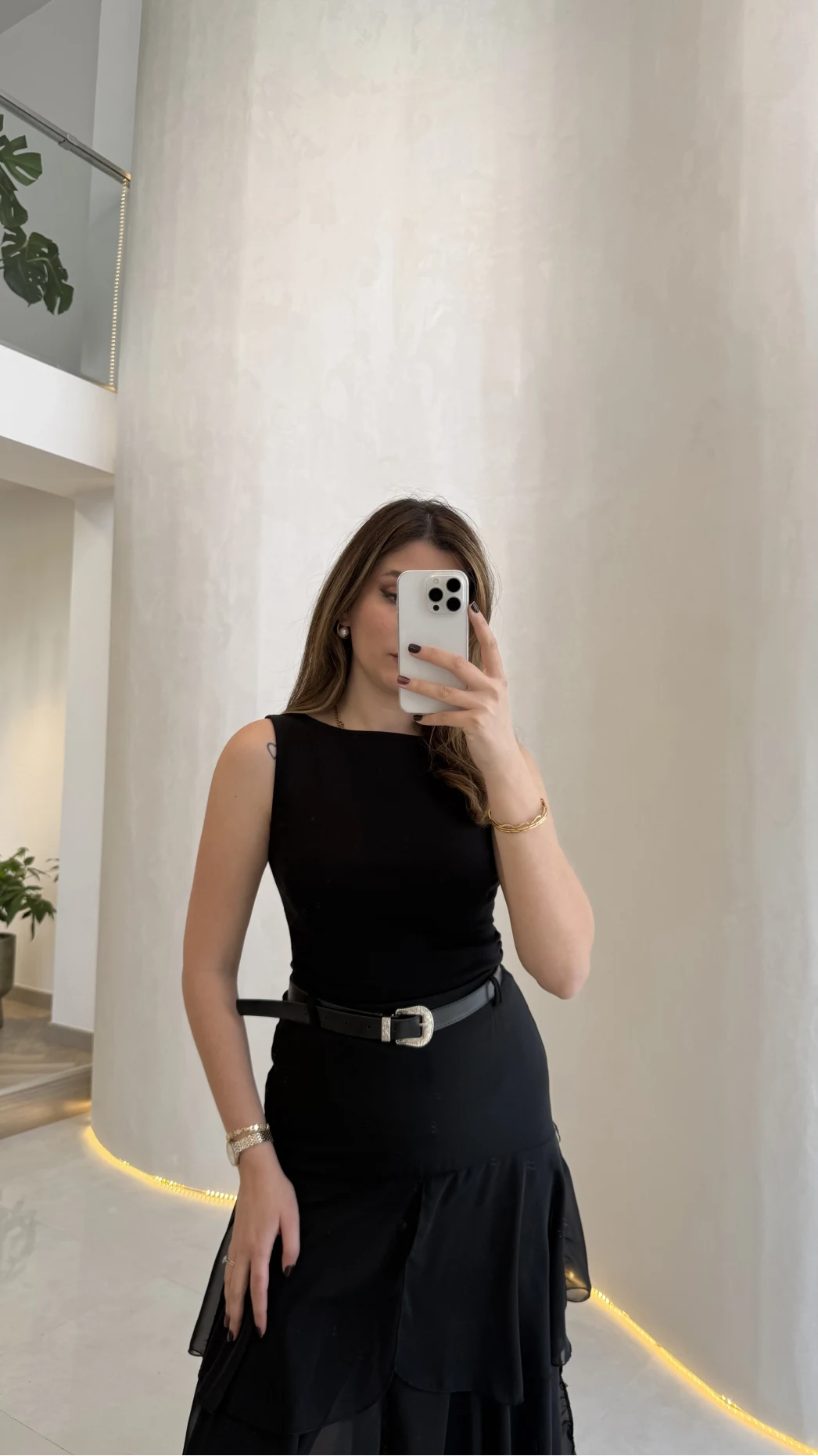 Dilvin Sıfır Kol Beli Büzgü Detaylı Kayık Yaka Body - Siyah - Kod: 31589