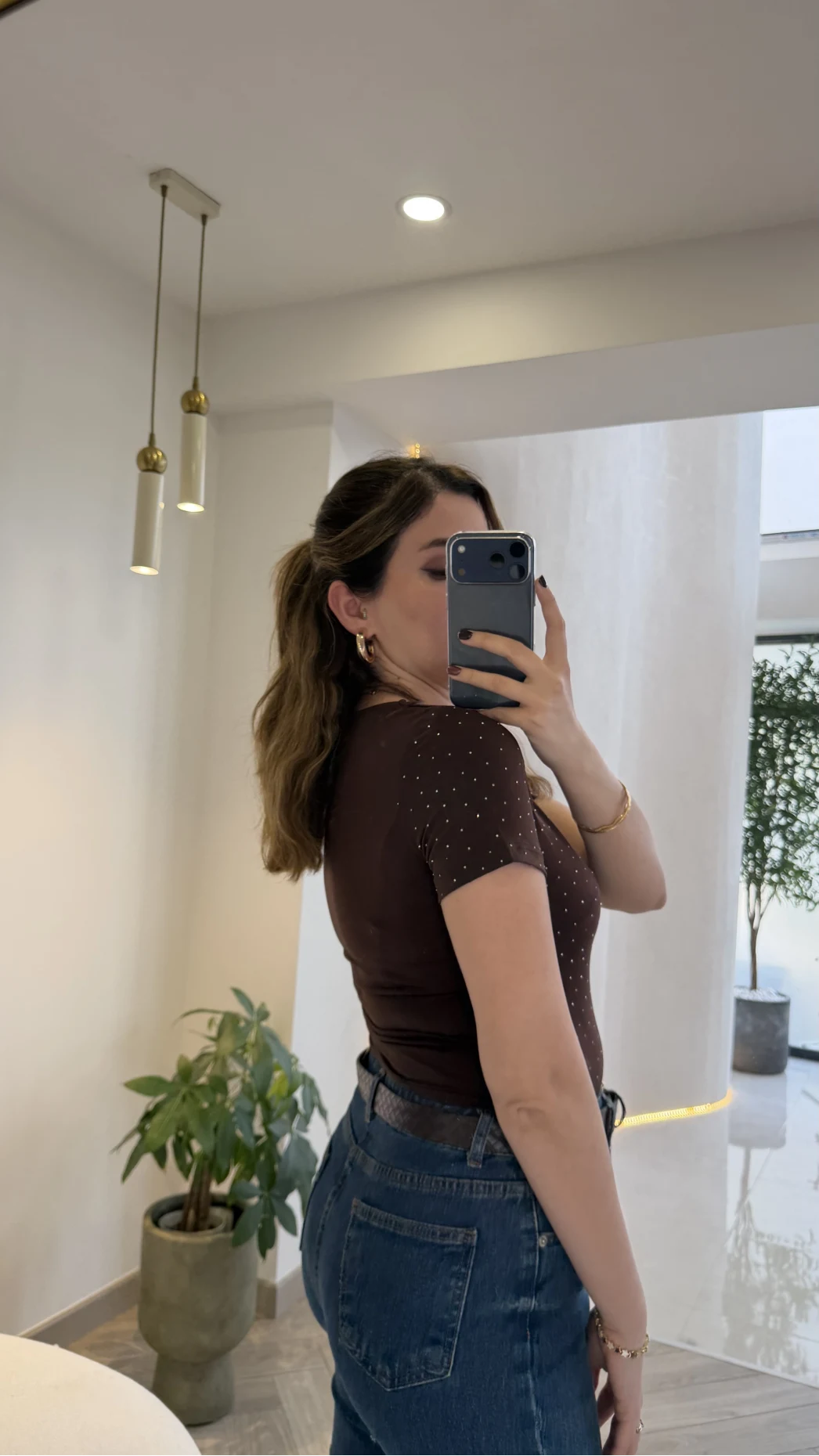 İskelet Yaka Yarım Kol Taşlı Bluz - Kahverengi - Kod: 1598