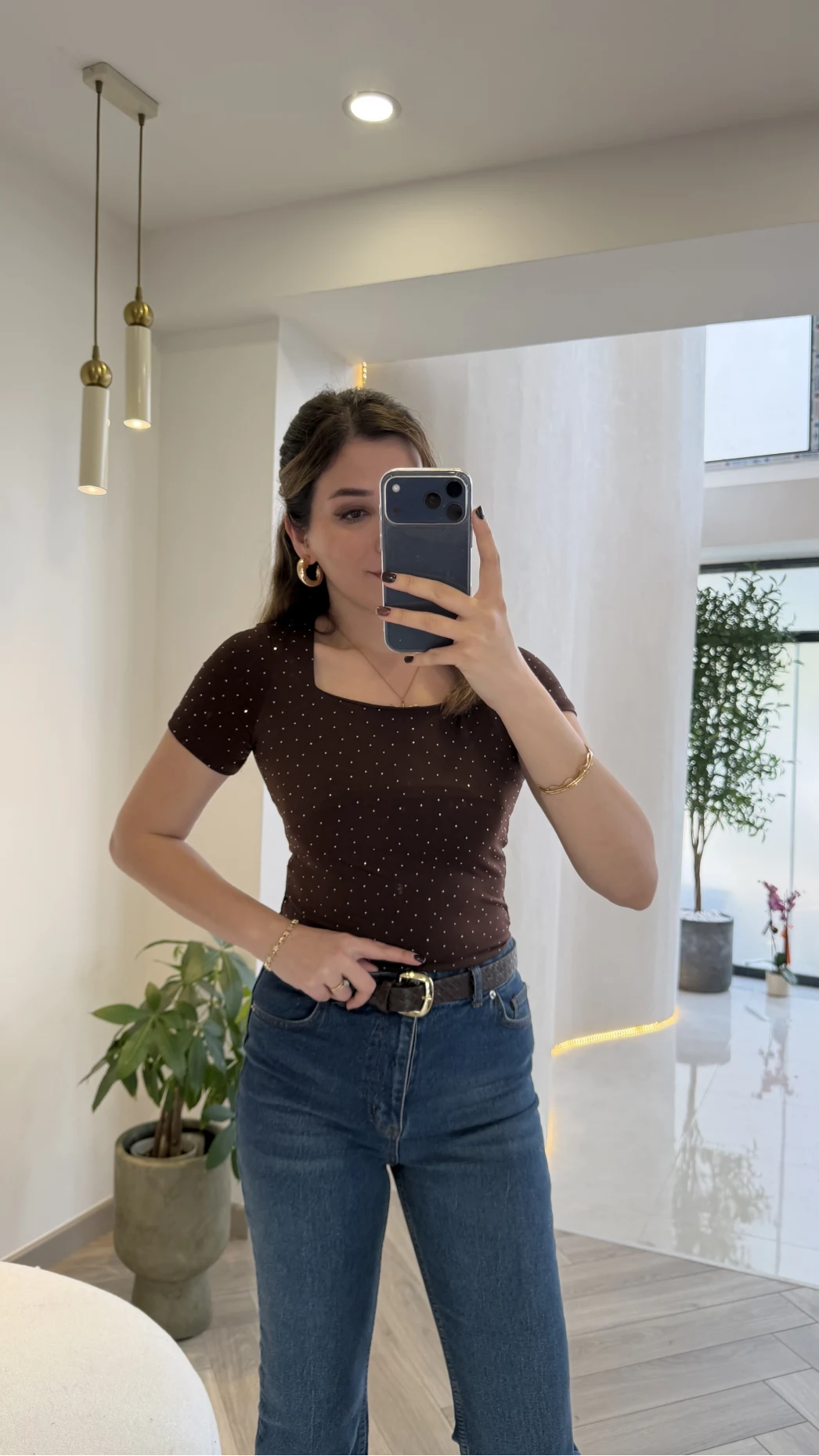 İskelet Yaka Yarım Kol Taşlı Bluz - Kahverengi - Kod: 1598