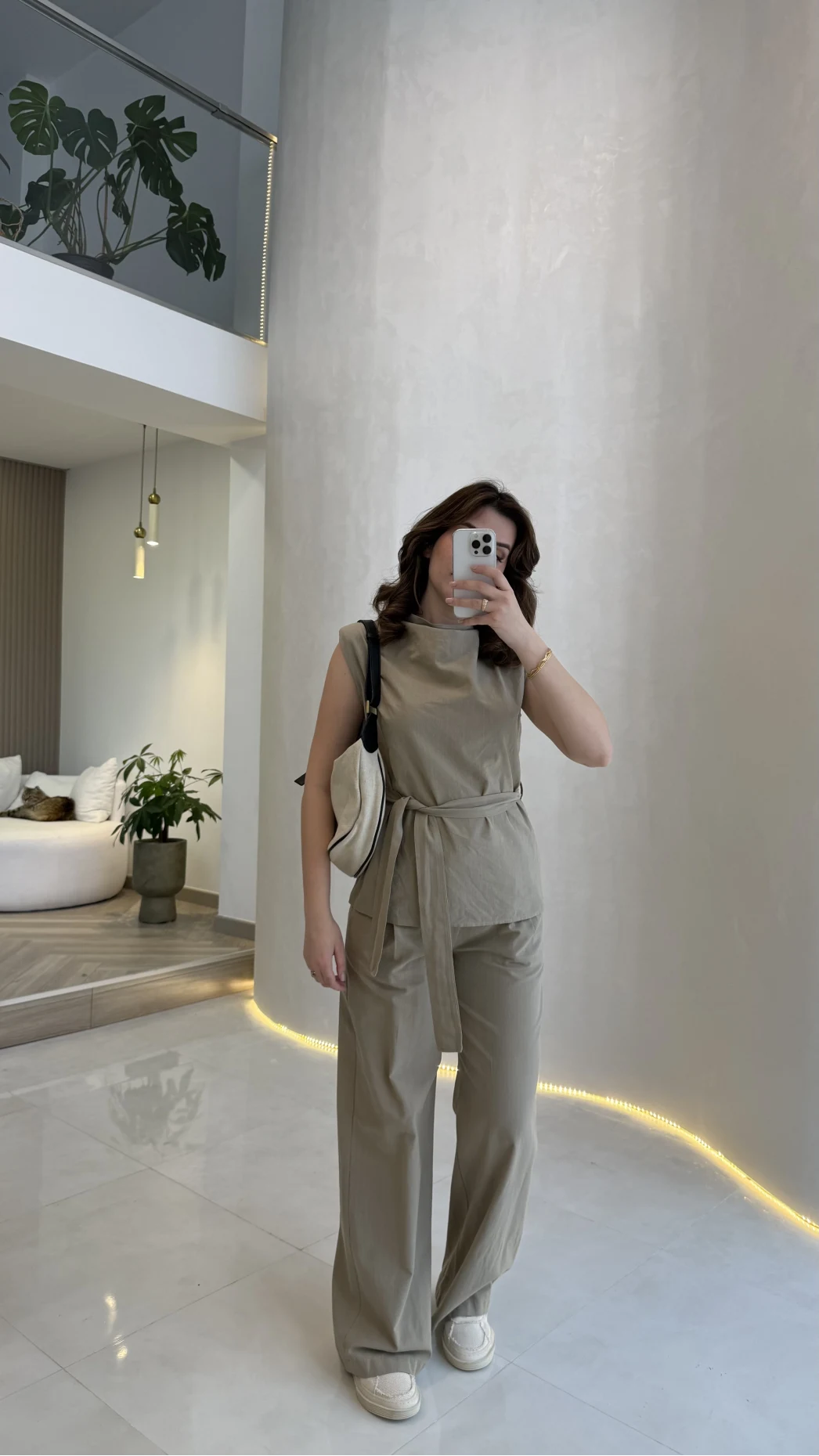 Access Kuşaklı Dik Yaka Sıfır Kol Vatkalı Takım - Vizon - Kod: 8965