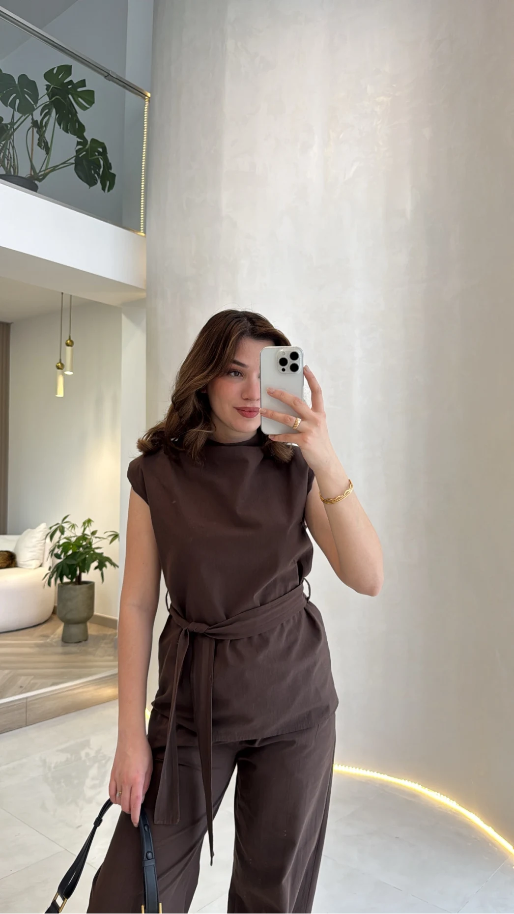 Access Kuşaklı Dik Yaka Sıfır Kol Vatkalı Takım - Kahve - Kod: 8965