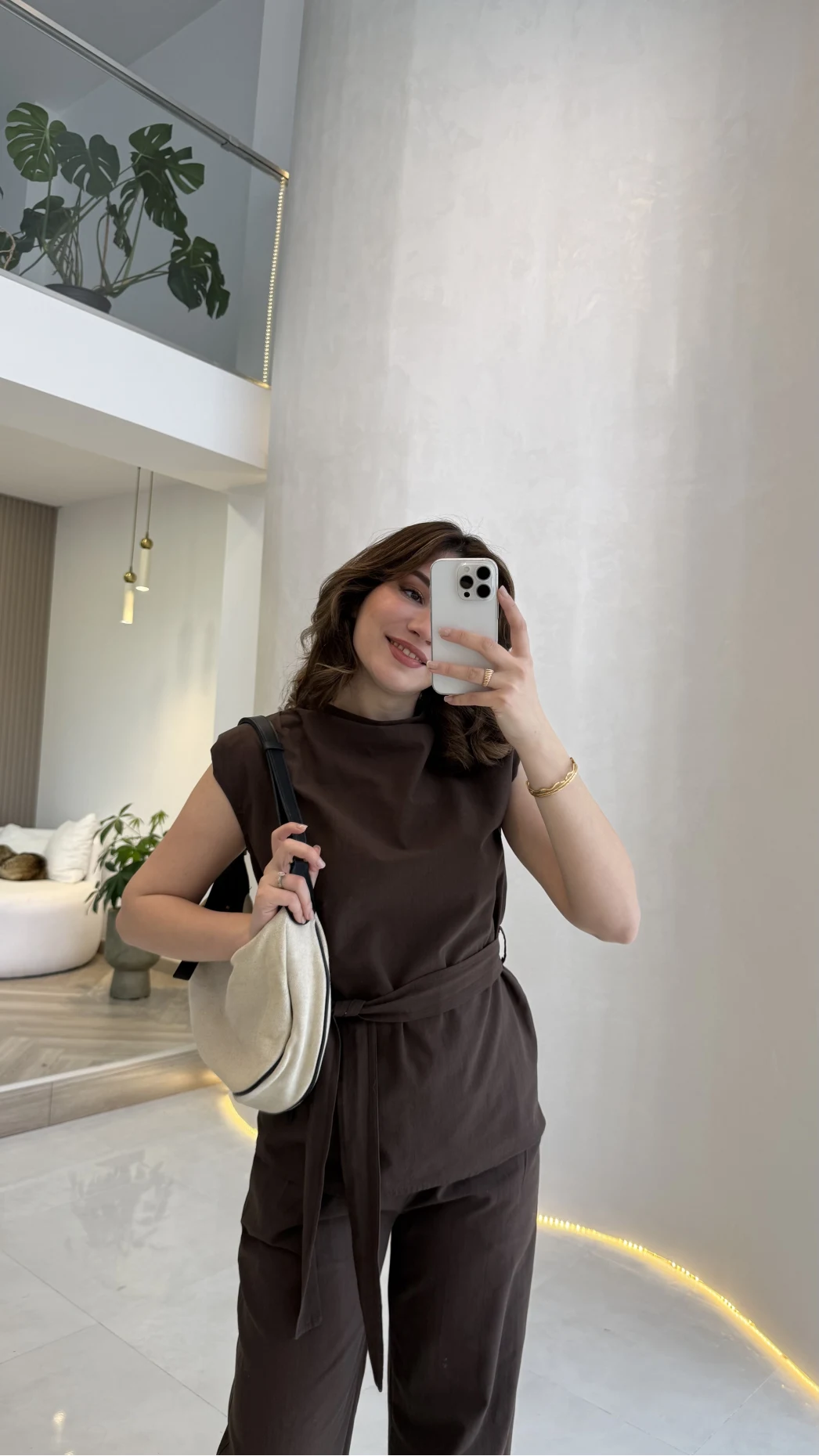 Access Kuşaklı Dik Yaka Sıfır Kol Vatkalı Takım - Kahve - Kod: 8965