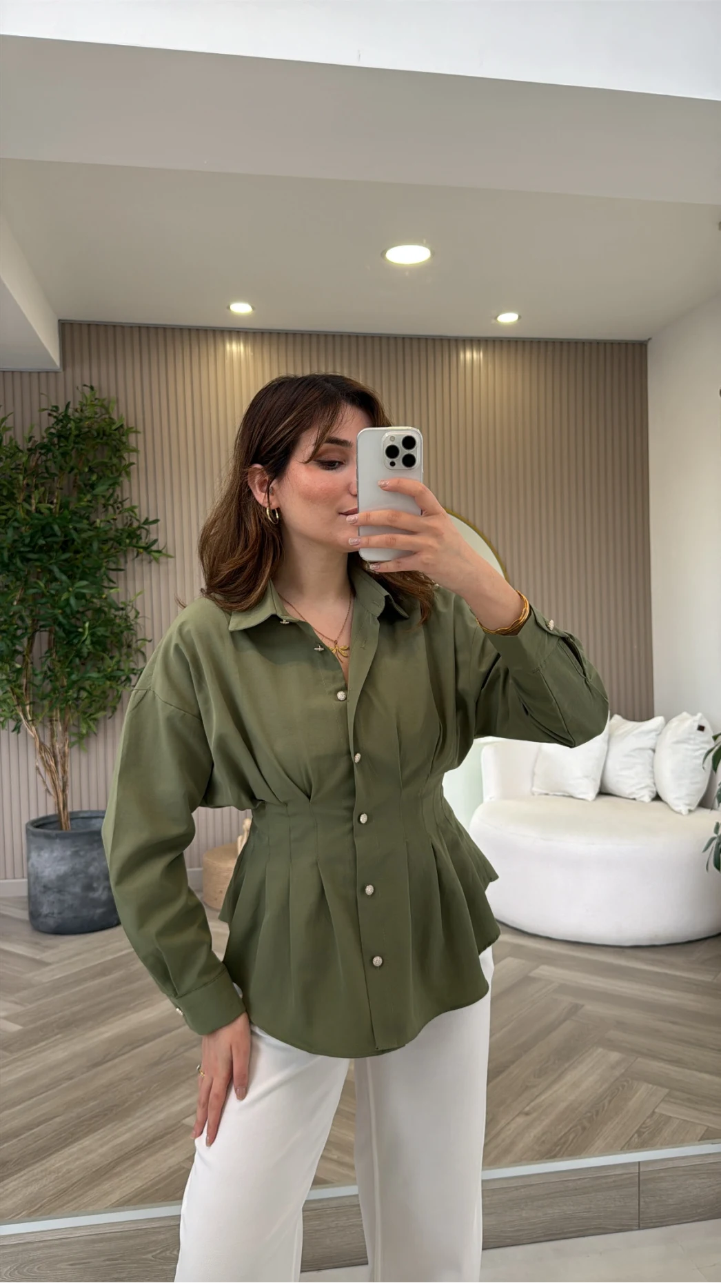 Taş Düğme Detaylı Beli Pileli Gömlek - Çağla - Kod: 2247