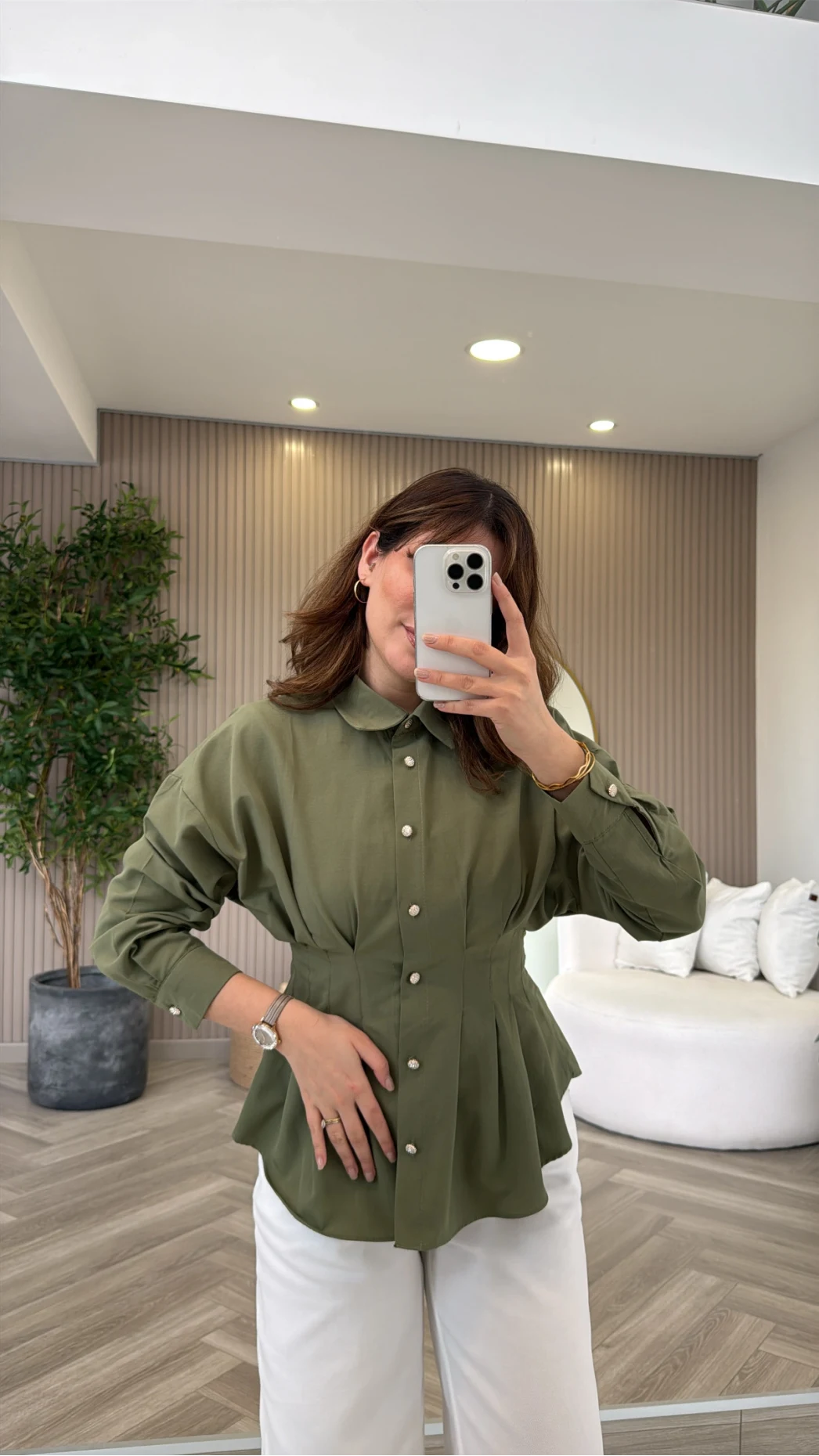 Taş Düğme Detaylı Beli Pileli Gömlek - Çağla - Kod: 2247