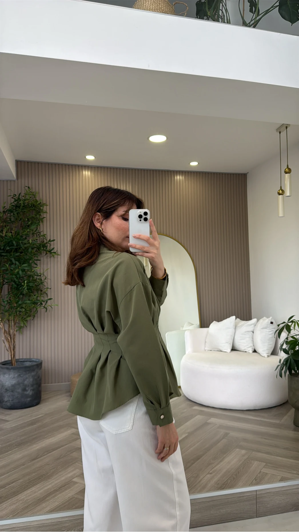 Taş Düğme Detaylı Beli Pileli Gömlek - Çağla - Kod: 2247