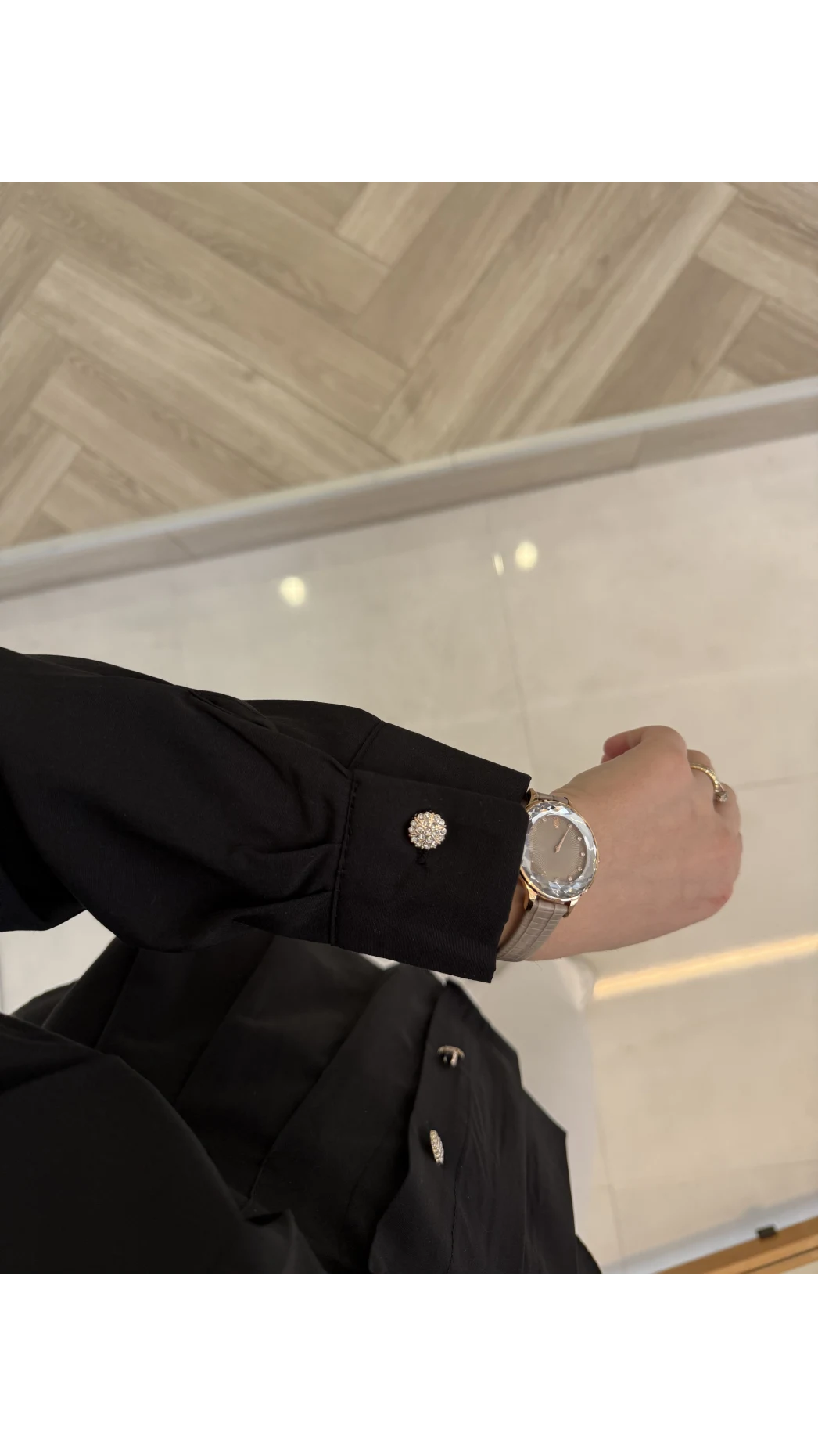 Taş Düğme Detaylı Beli Pileli Gömlek - Siyah - Kod: 2247