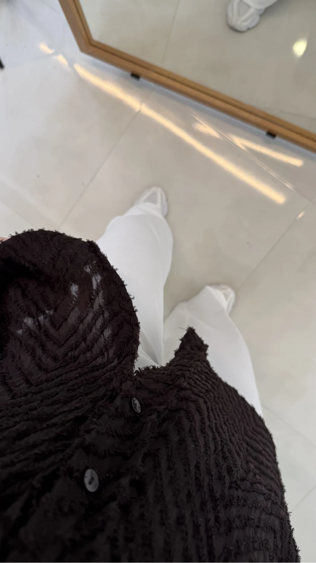 Geraldine Püsküllü İnce Uzun Gömlek - Kahverengi - Kod: 2252