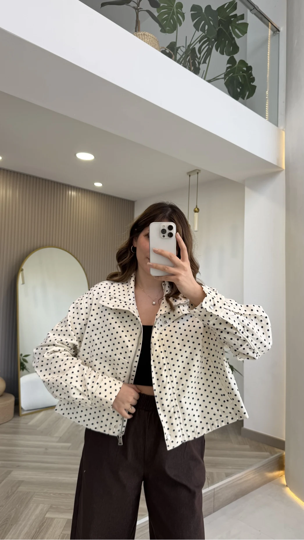 Seville Dik Yaka Puantiye Desenli Bambır Kısa Ekru Ceket