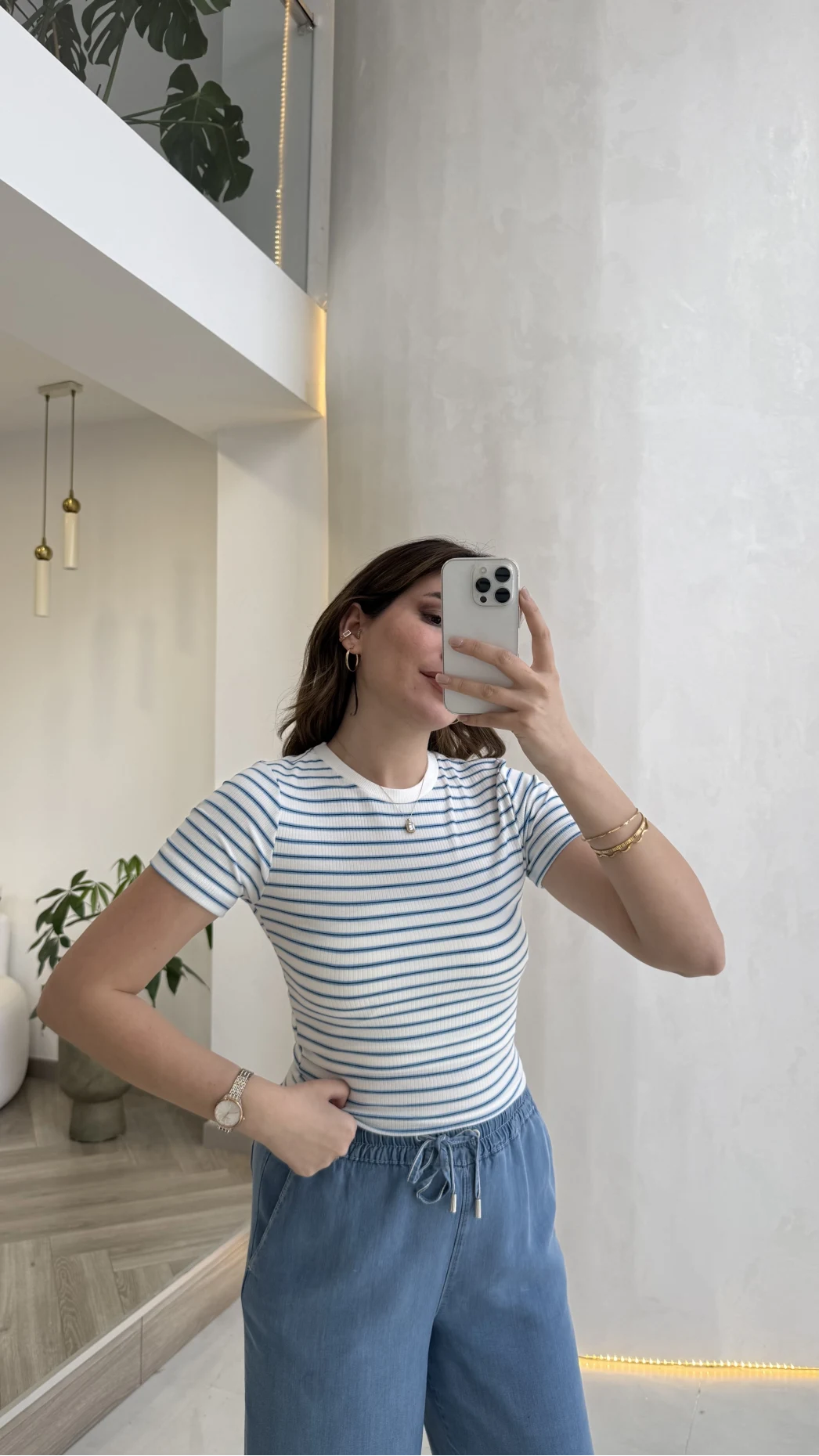 Mavi Çizgili Beyaz Kısa Kol T-shirt - Kod: 6962