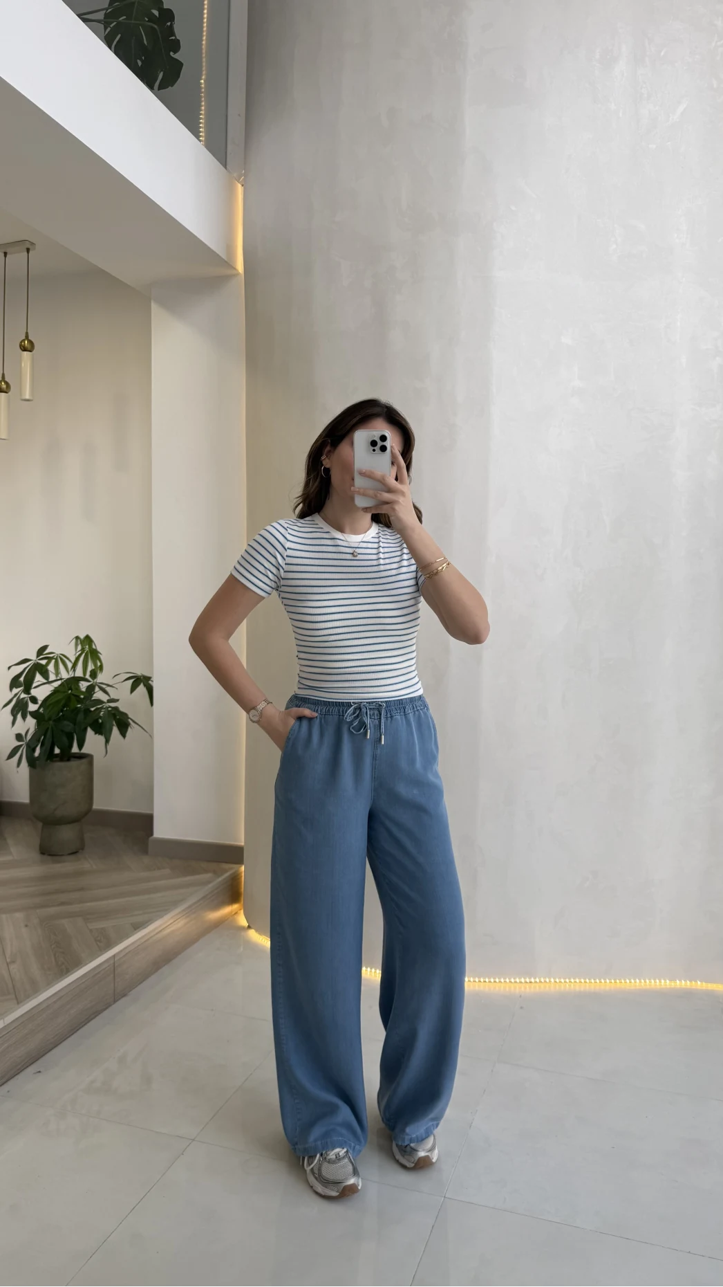 Mavi Çizgili Beyaz Kısa Kol T-shirt - Kod: 6962