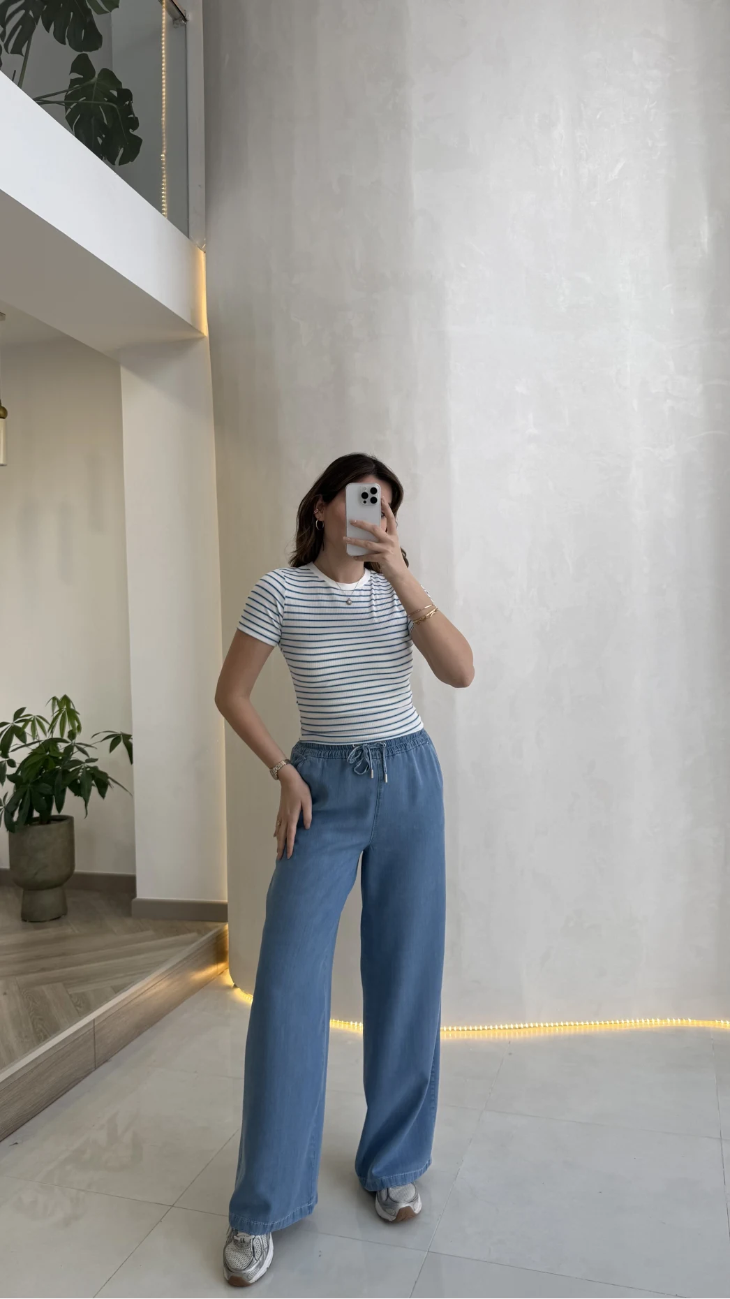 Mavi Çizgili Beyaz Kısa Kol T-shirt - Kod: 6962