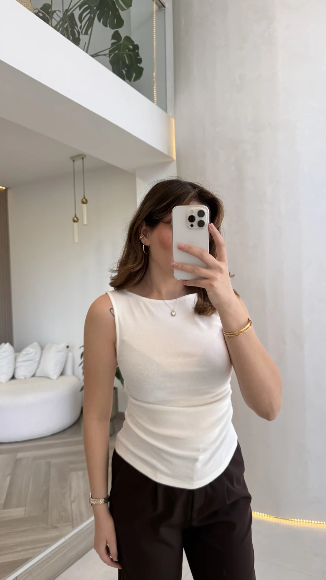 Dilvin Sıfır Kol Beli Büzgü Detaylı Kayık Yaka Body - Ekru - Kod: 31589