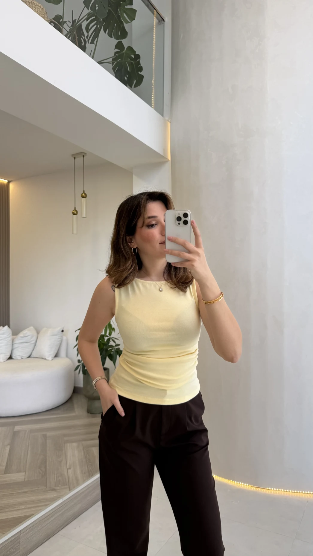 Dilvin Sıfır Kol Beli Büzgü Detaylı Kayık Yaka Body - Sarı - Kod: 31589