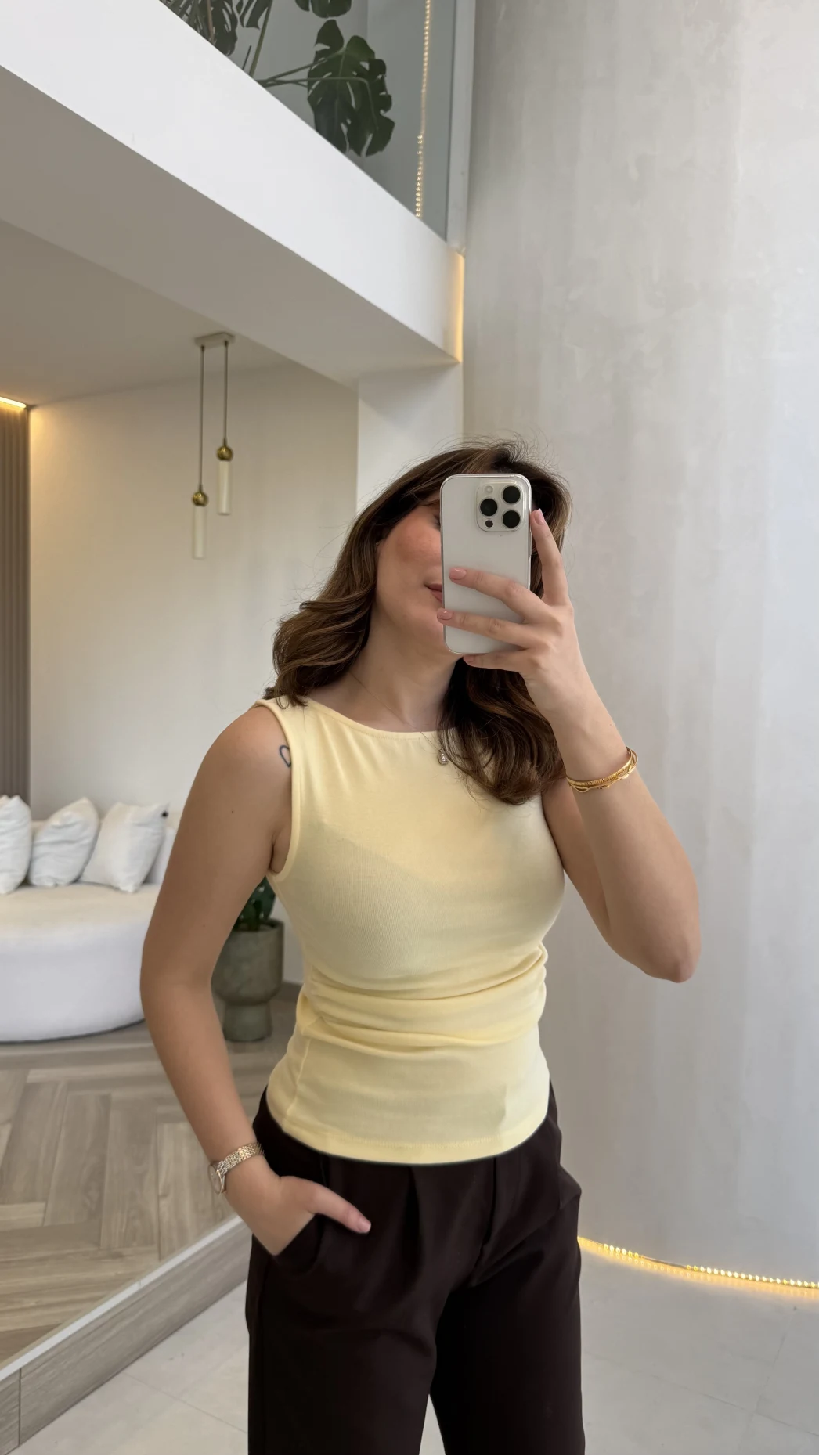 Dilvin Sıfır Kol Beli Büzgü Detaylı Kayık Yaka Body - Sarı - Kod: 31589