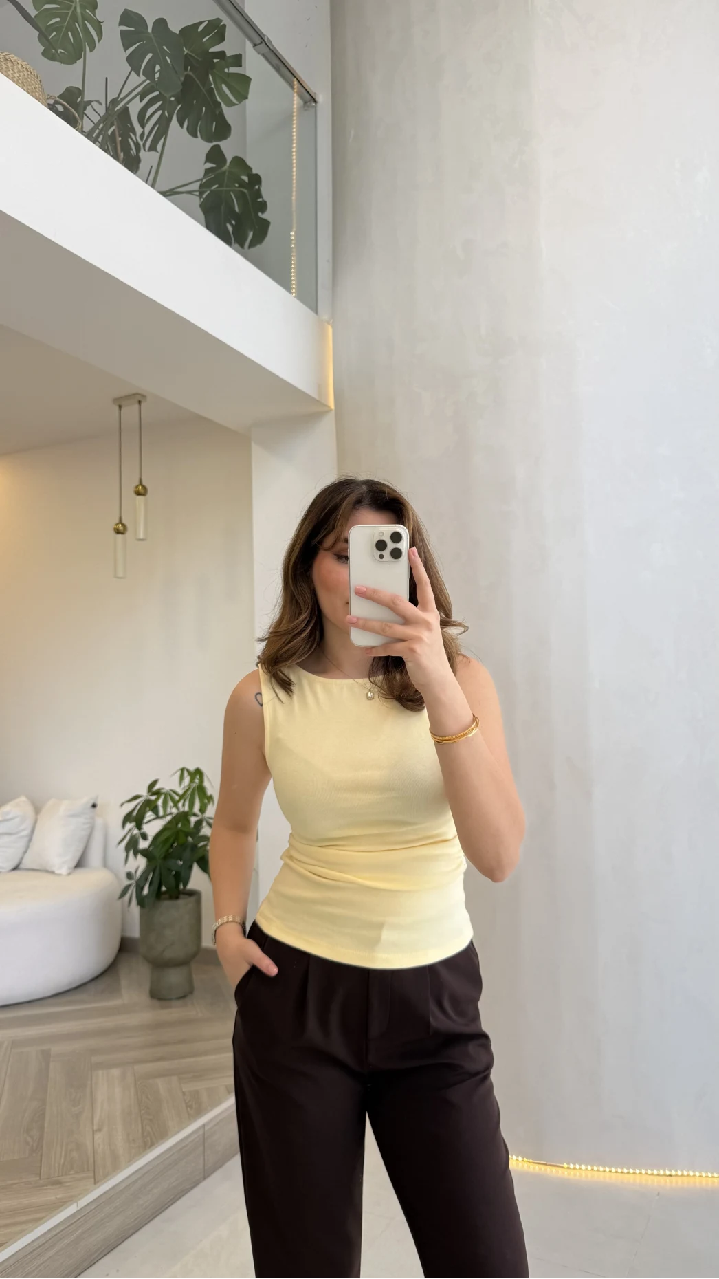 Dilvin Sıfır Kol Beli Büzgü Detaylı Kayık Yaka Body - Sarı - Kod: 31589