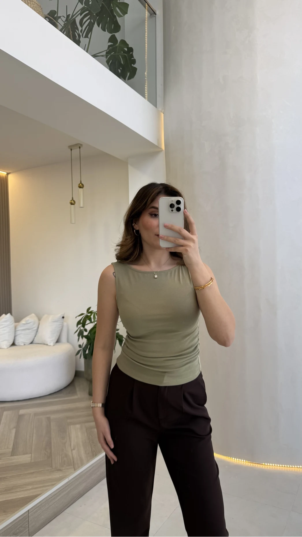 Dilvin Sıfır Kol Beli Büzgü Detaylı Kayık Yaka Body - Çağla - Kod: 31589