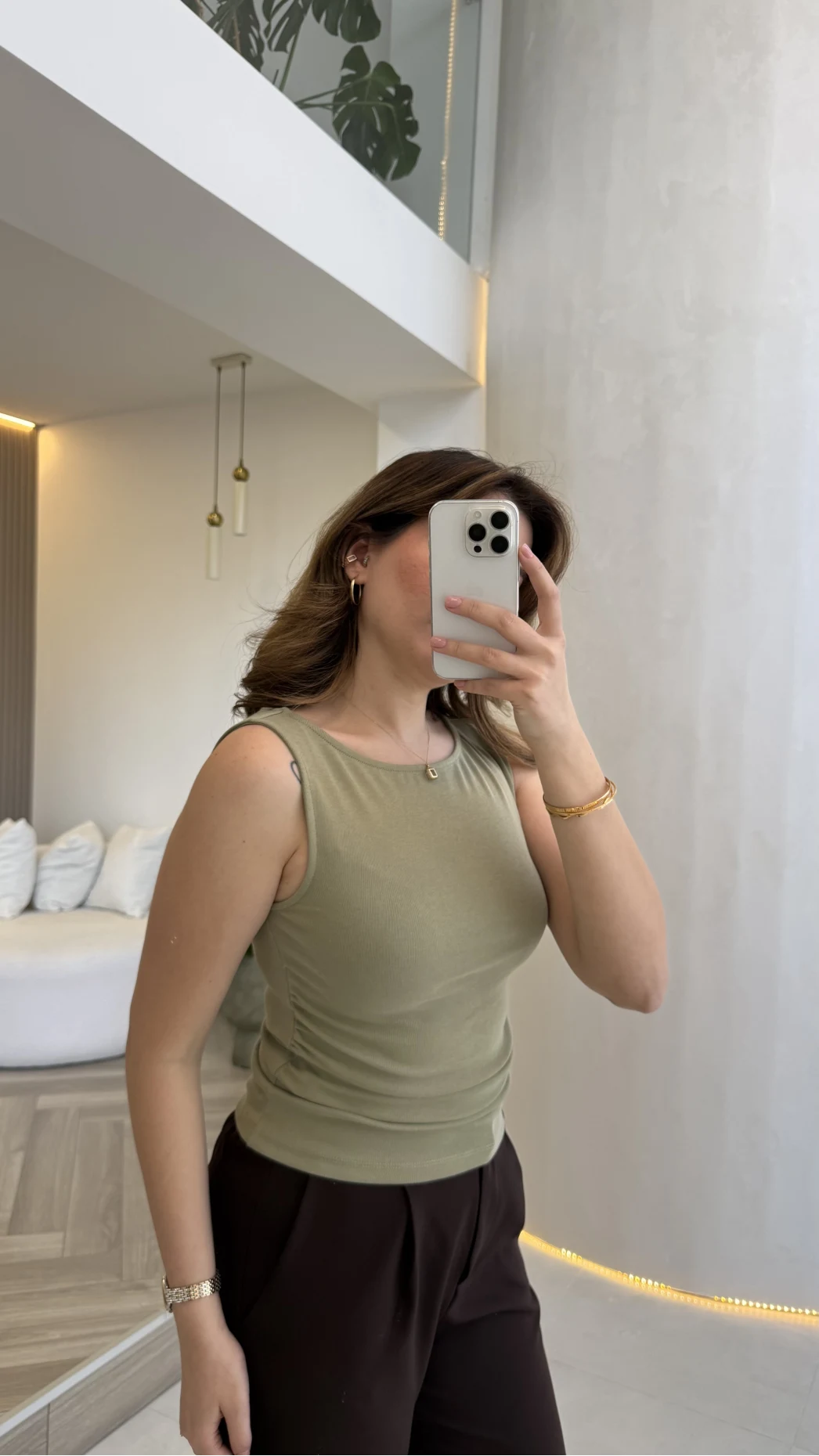 Dilvin Sıfır Kol Beli Büzgü Detaylı Kayık Yaka Body - Çağla - Kod: 31589