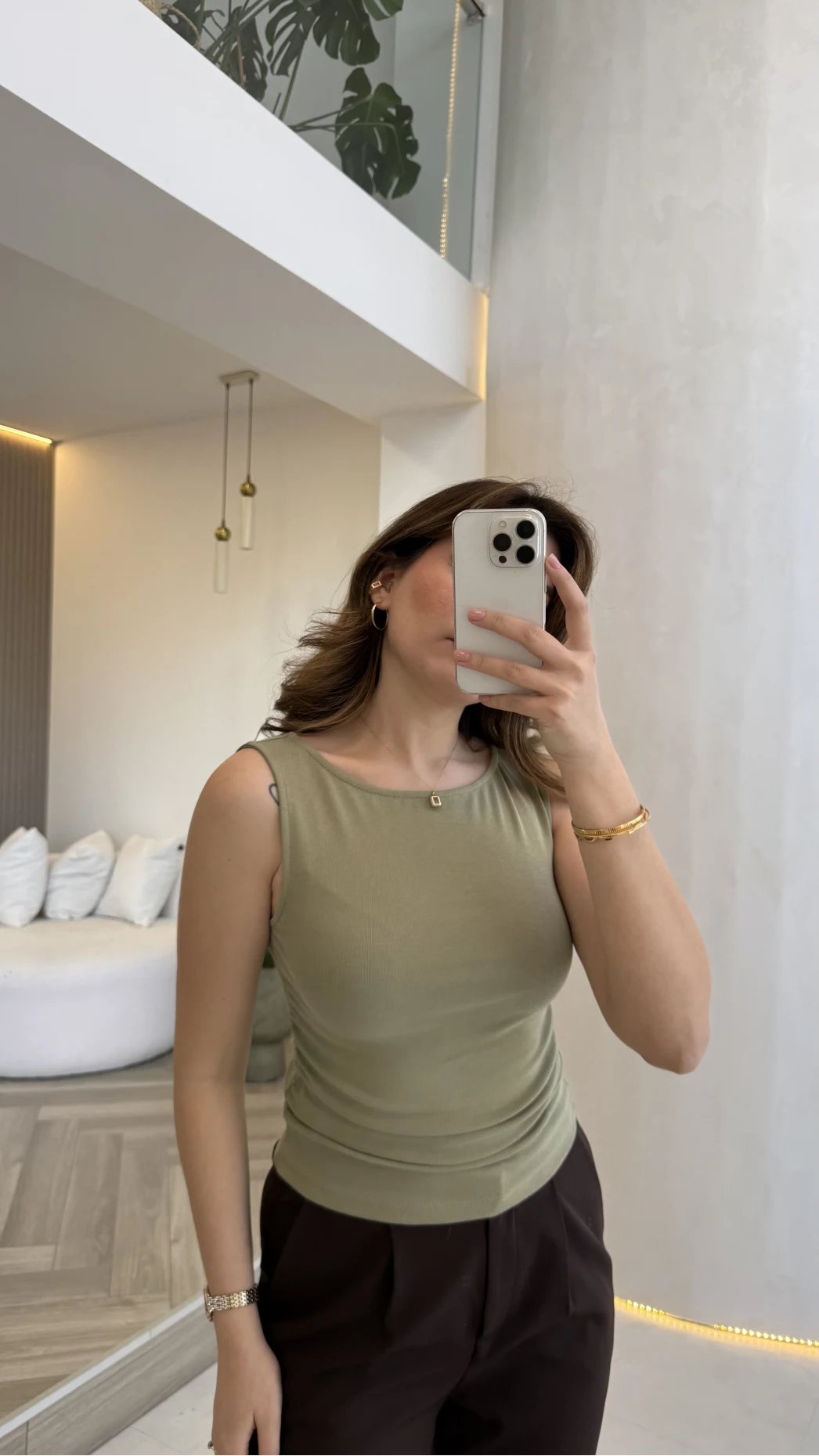 Dilvin Sıfır Kol Beli Büzgü Detaylı Kayık Yaka Body - Çağla - Kod: 31589