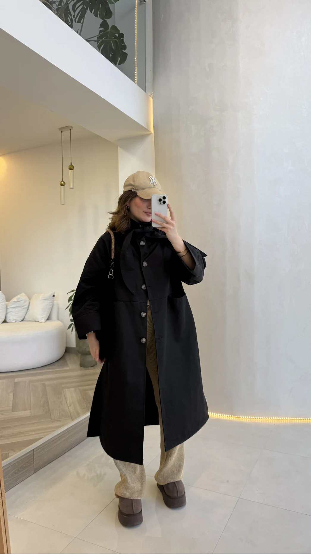 Fularlı Yırtmaç Detay Trençkot - Siyah - Kod: 600