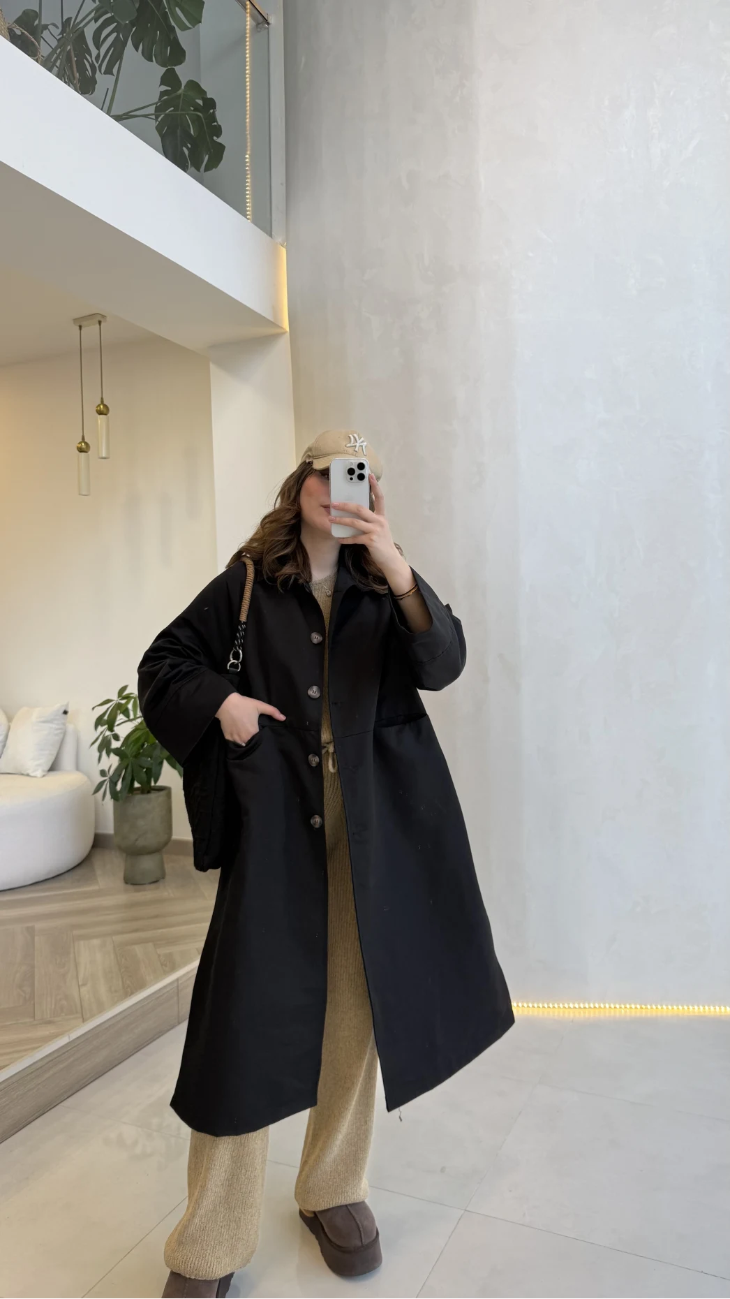 Fularlı Yırtmaç Detay Trençkot - Siyah - Kod: 600