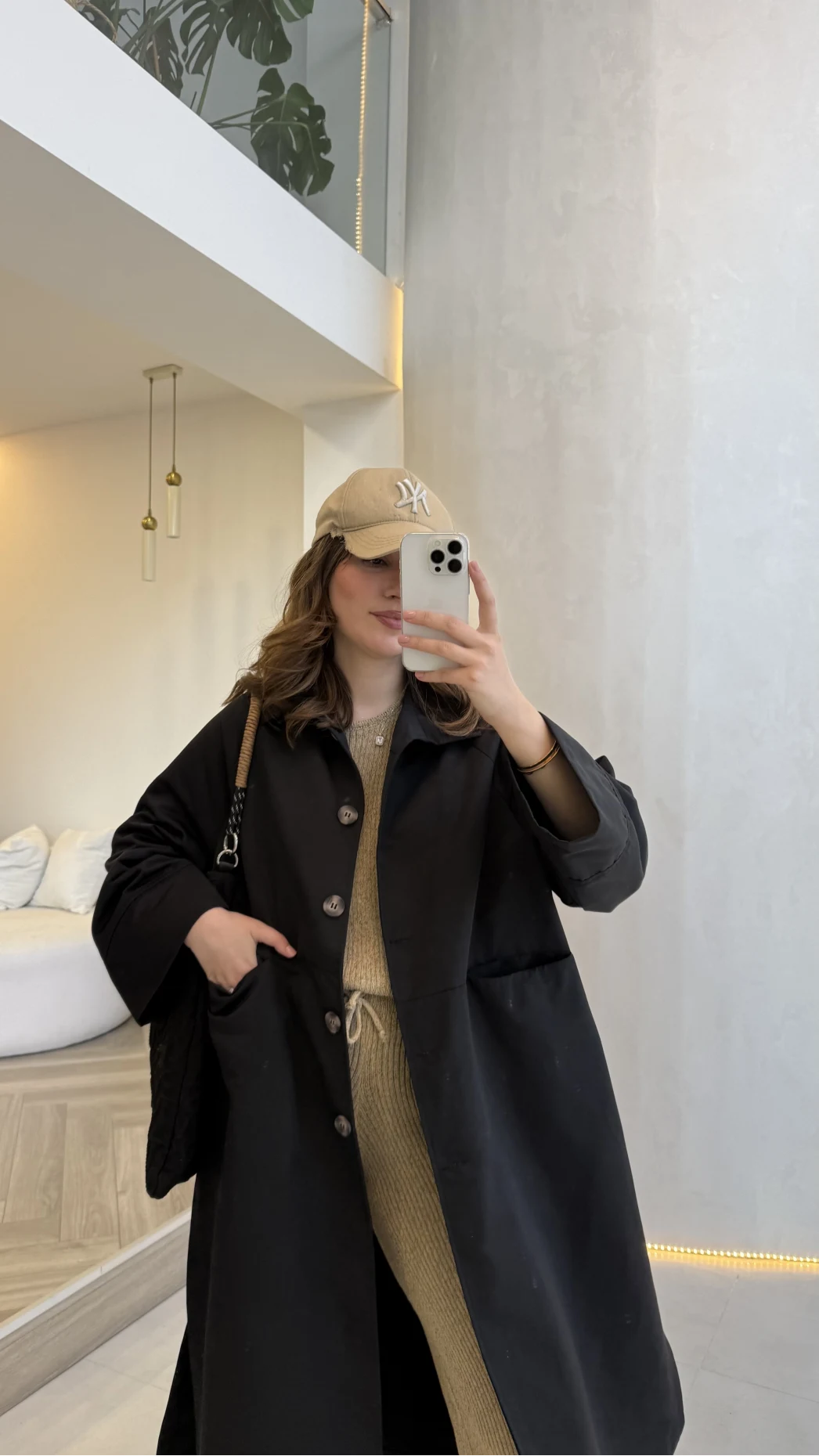 Fularlı Yırtmaç Detay Trençkot - Siyah - Kod: 600